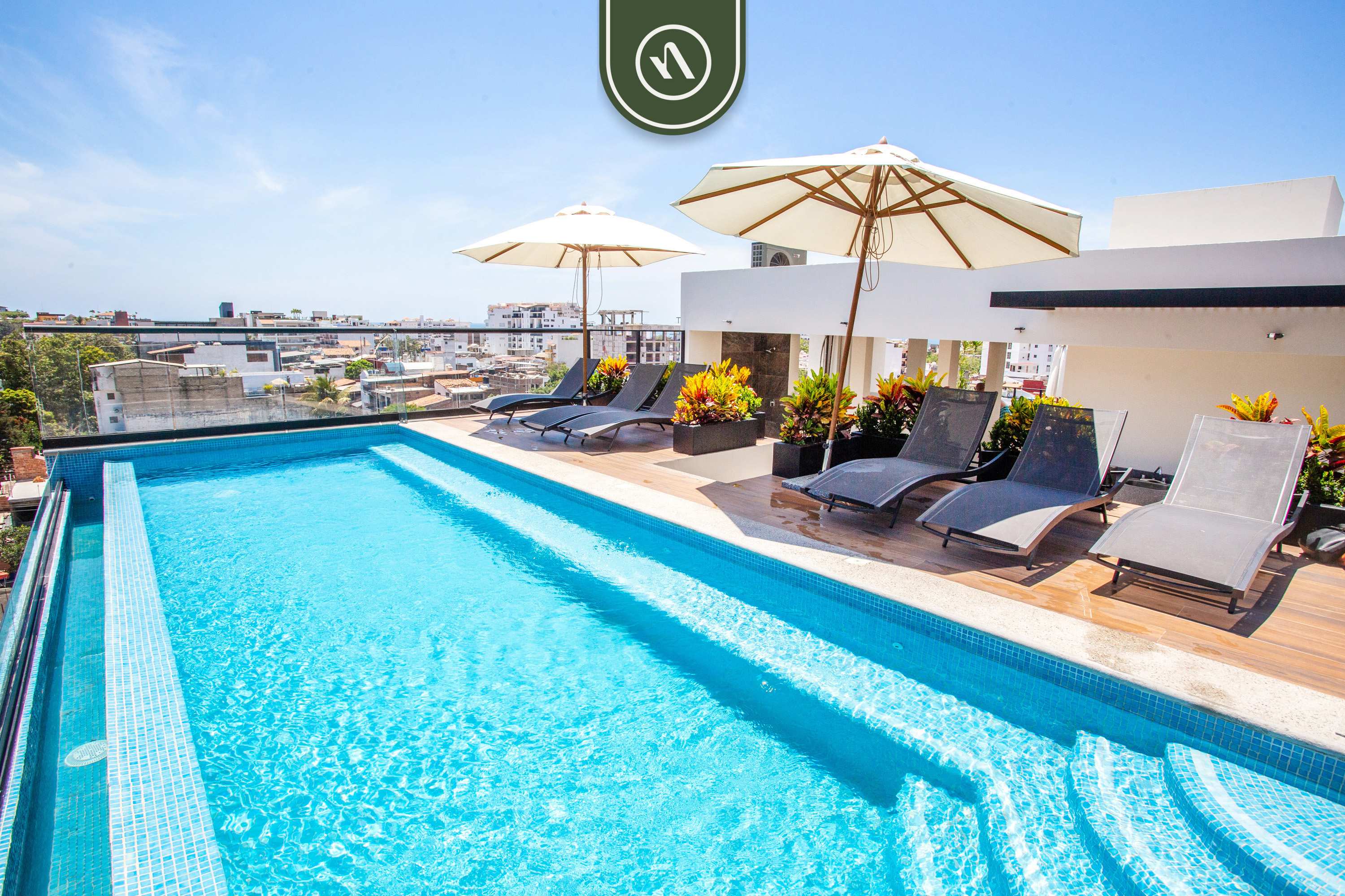 Centric 2BR Condo in Romantic Zone - Rooftop Pool - Foto 1