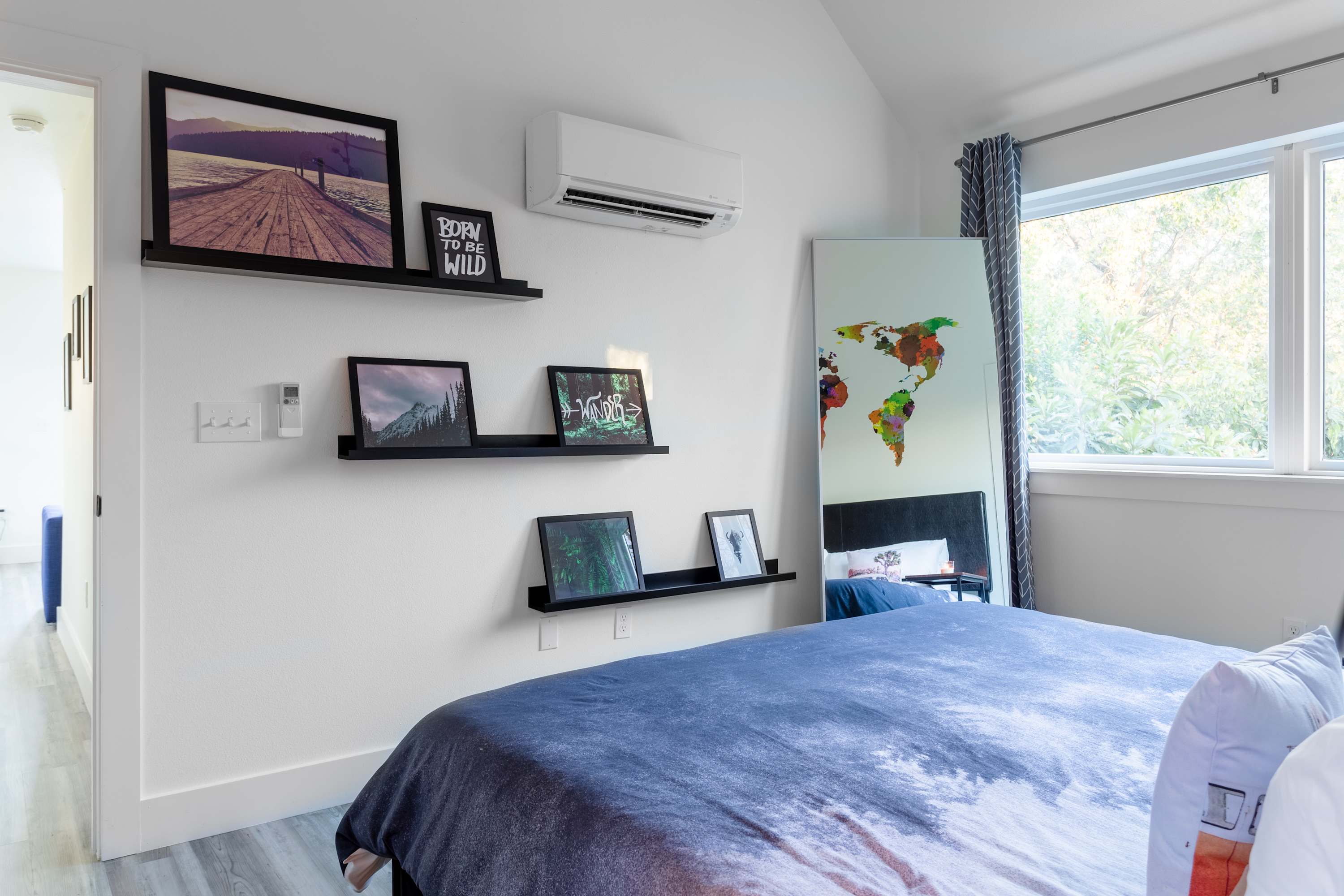 King Bed In Spacious En-Suite Bedroom