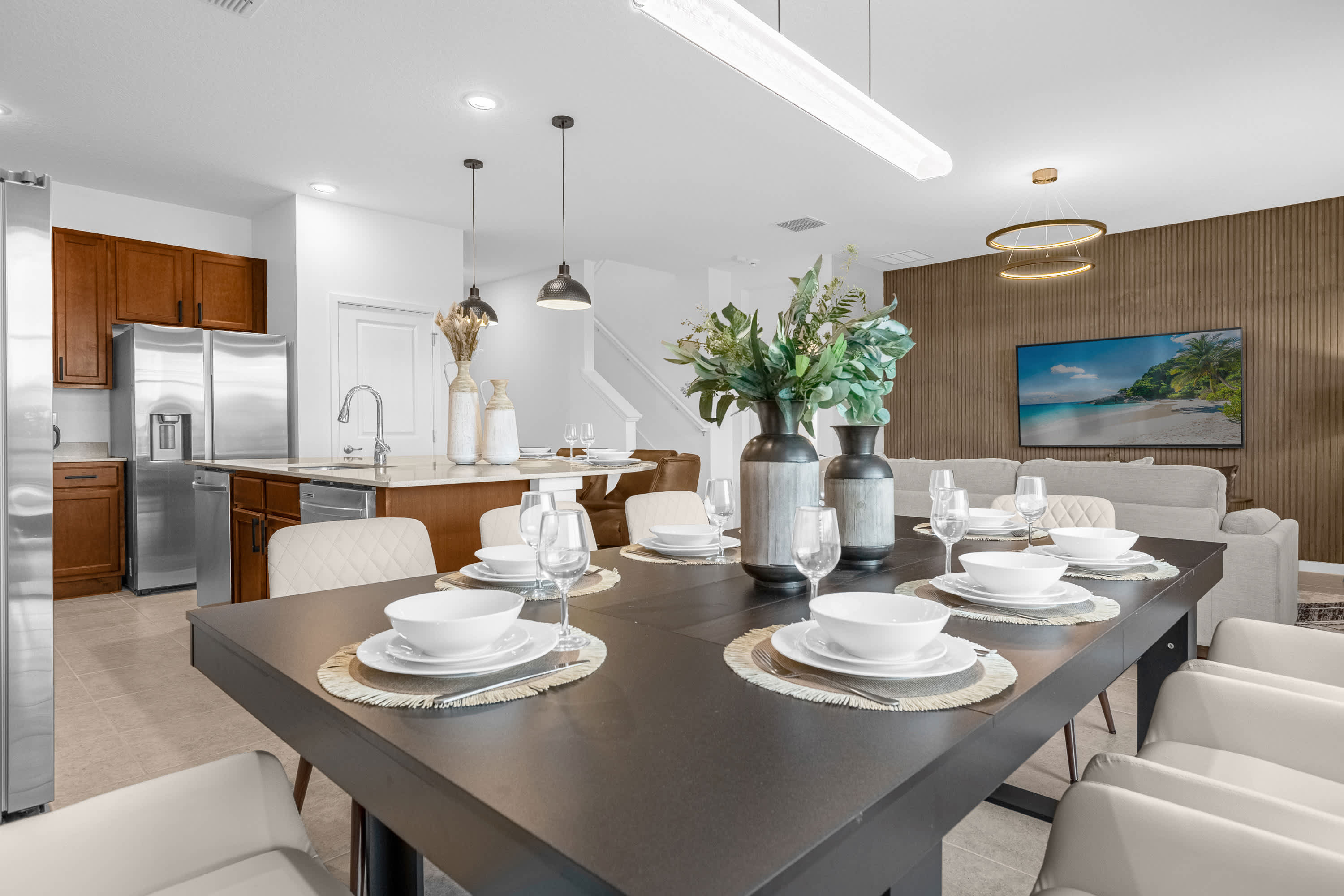 Large Capacity Dining Table