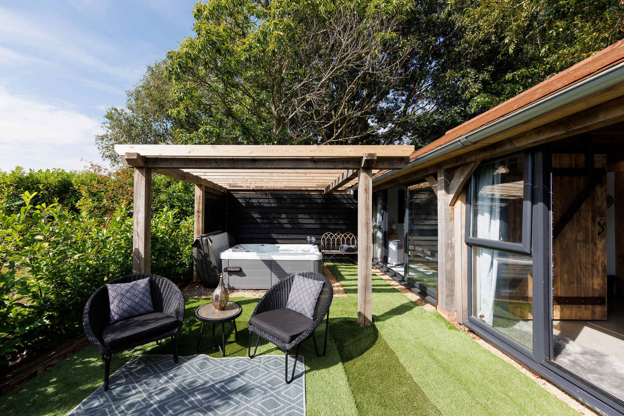 Your own little outdoor haven to enjoy!