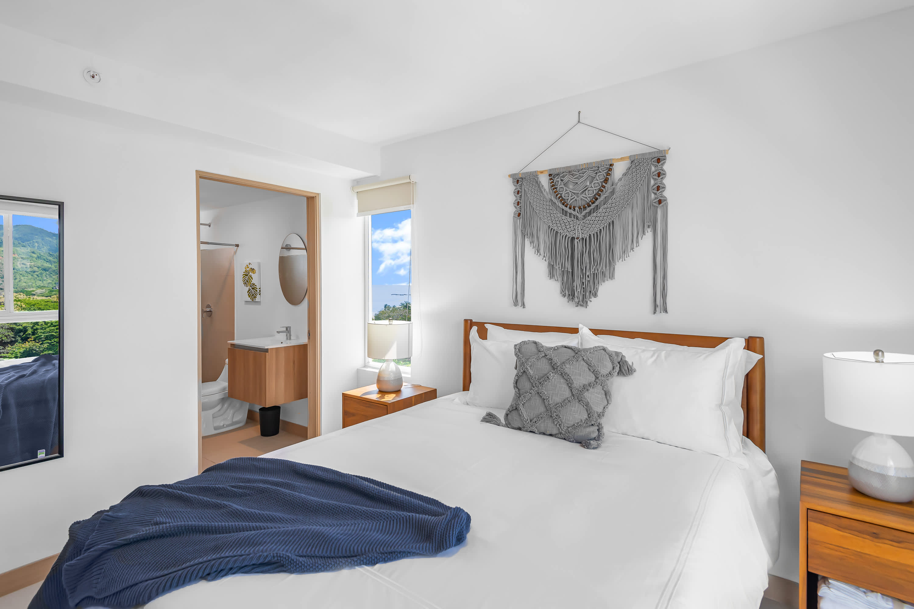 Queen Size Bedroom with Ensuite