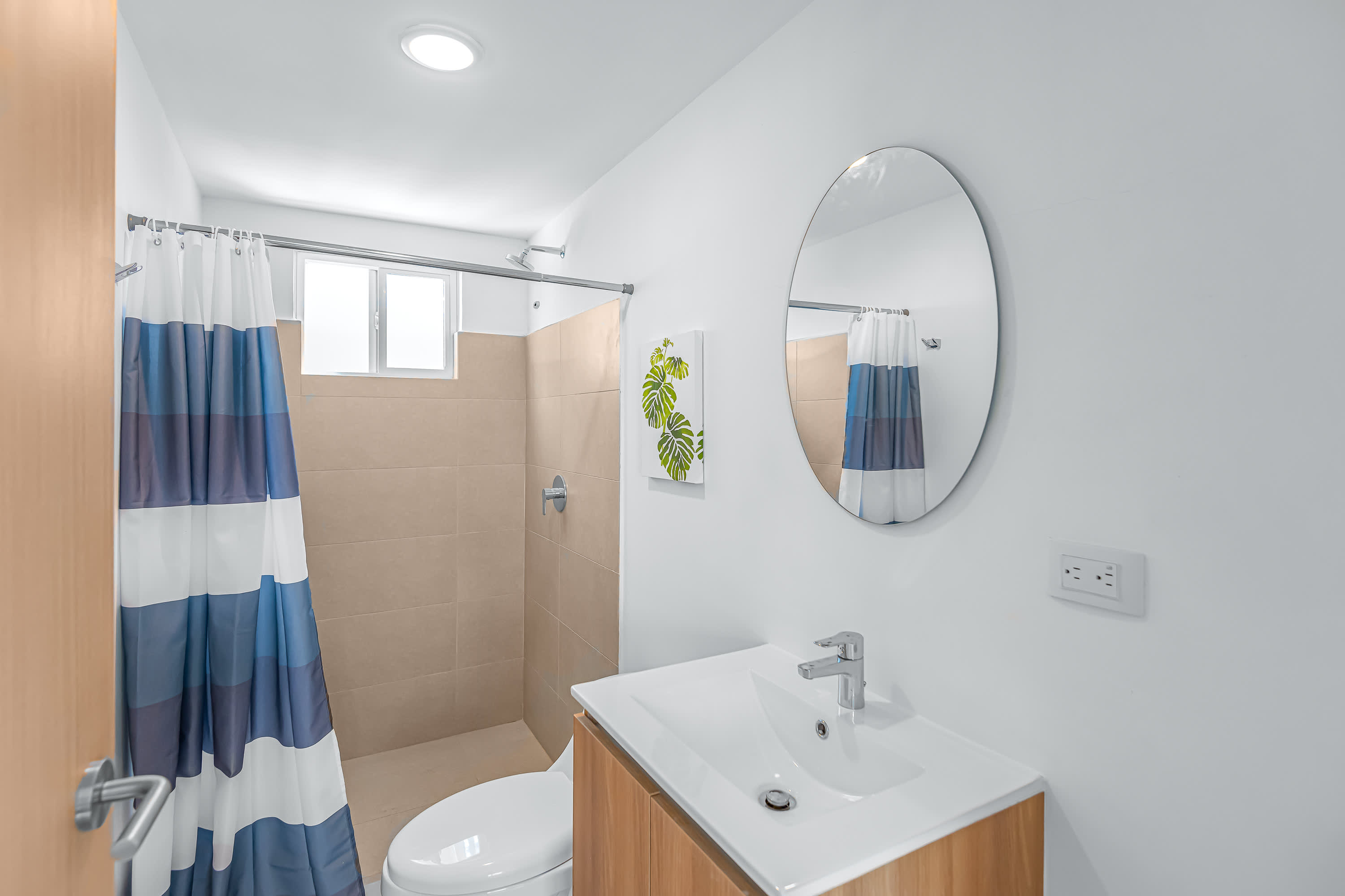 Queen Size Bedroom Ensuite Bathroom