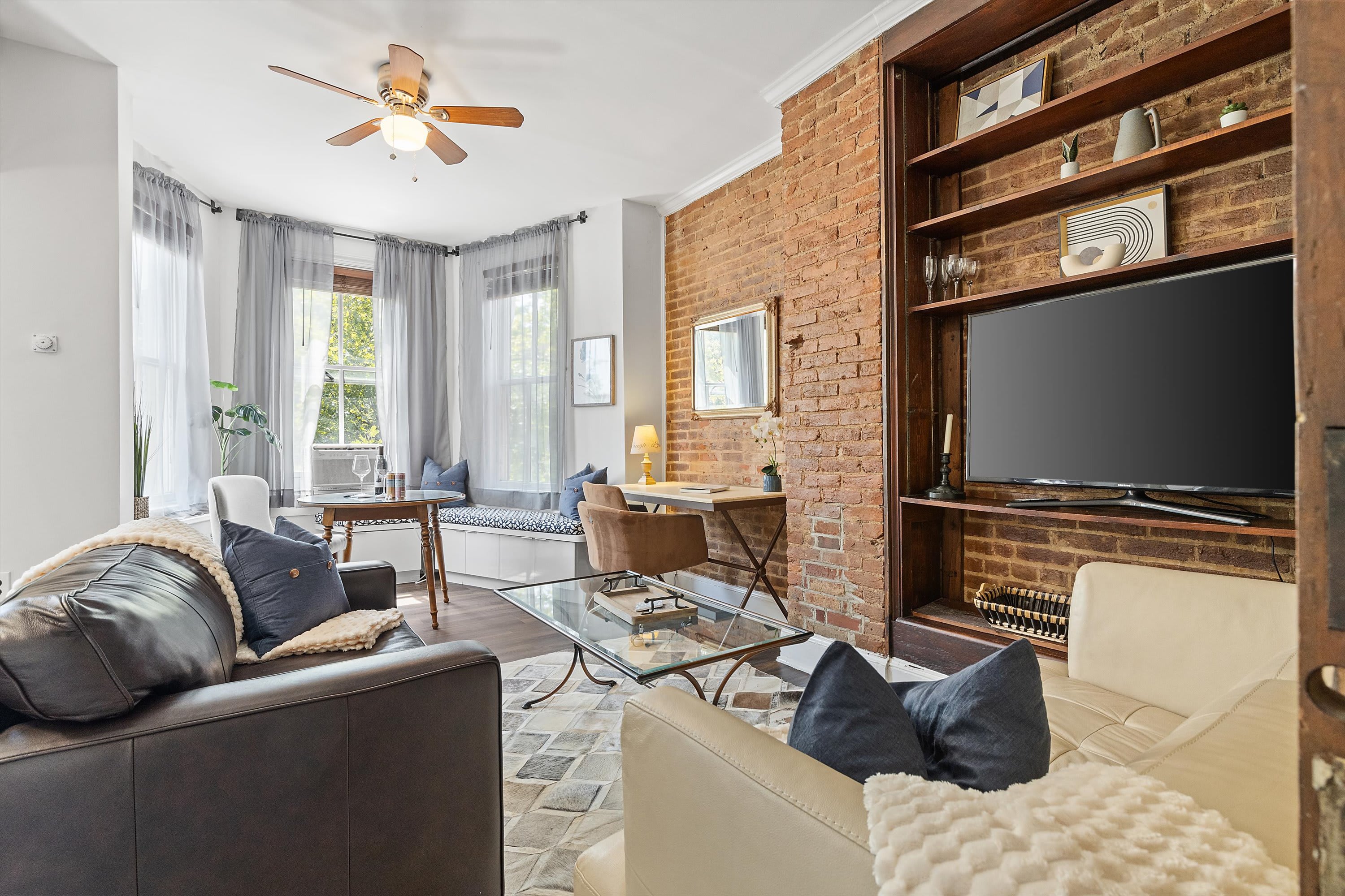 Beautiful 1-BR Flat Nestled Between Dupont & Logan — Washington, DC — vacation rental