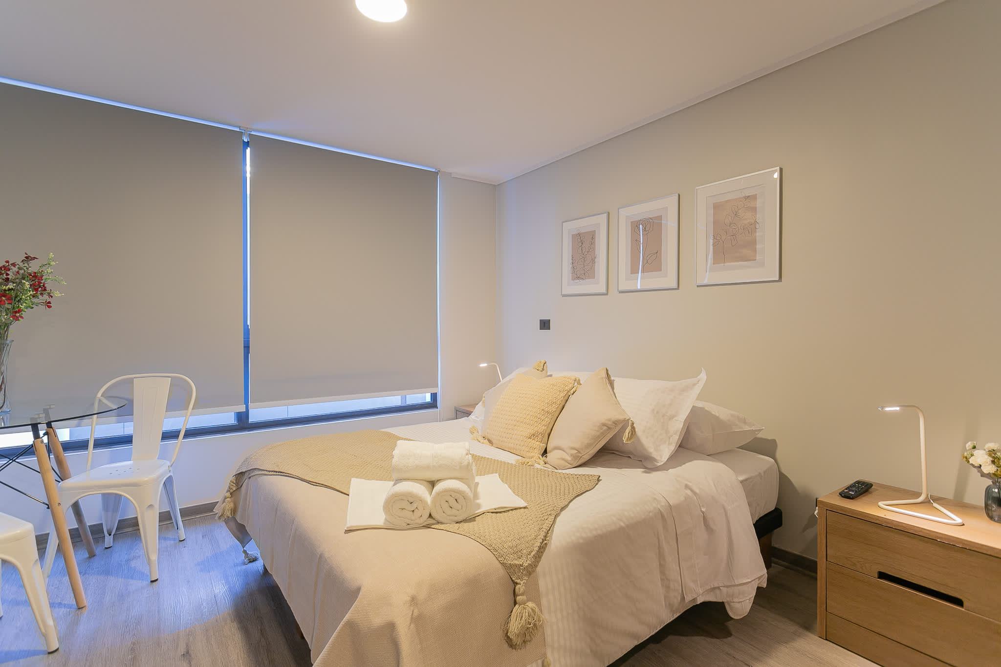 Relax in this cozy studio with modern decor and a comfortable bed, perfect for a restful stay in the heart of the city.