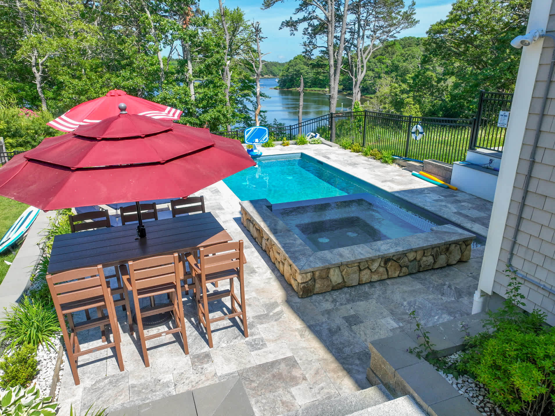 Luxury Waterfront Home w/ Heated Pool and Hot Tub - Foto 34