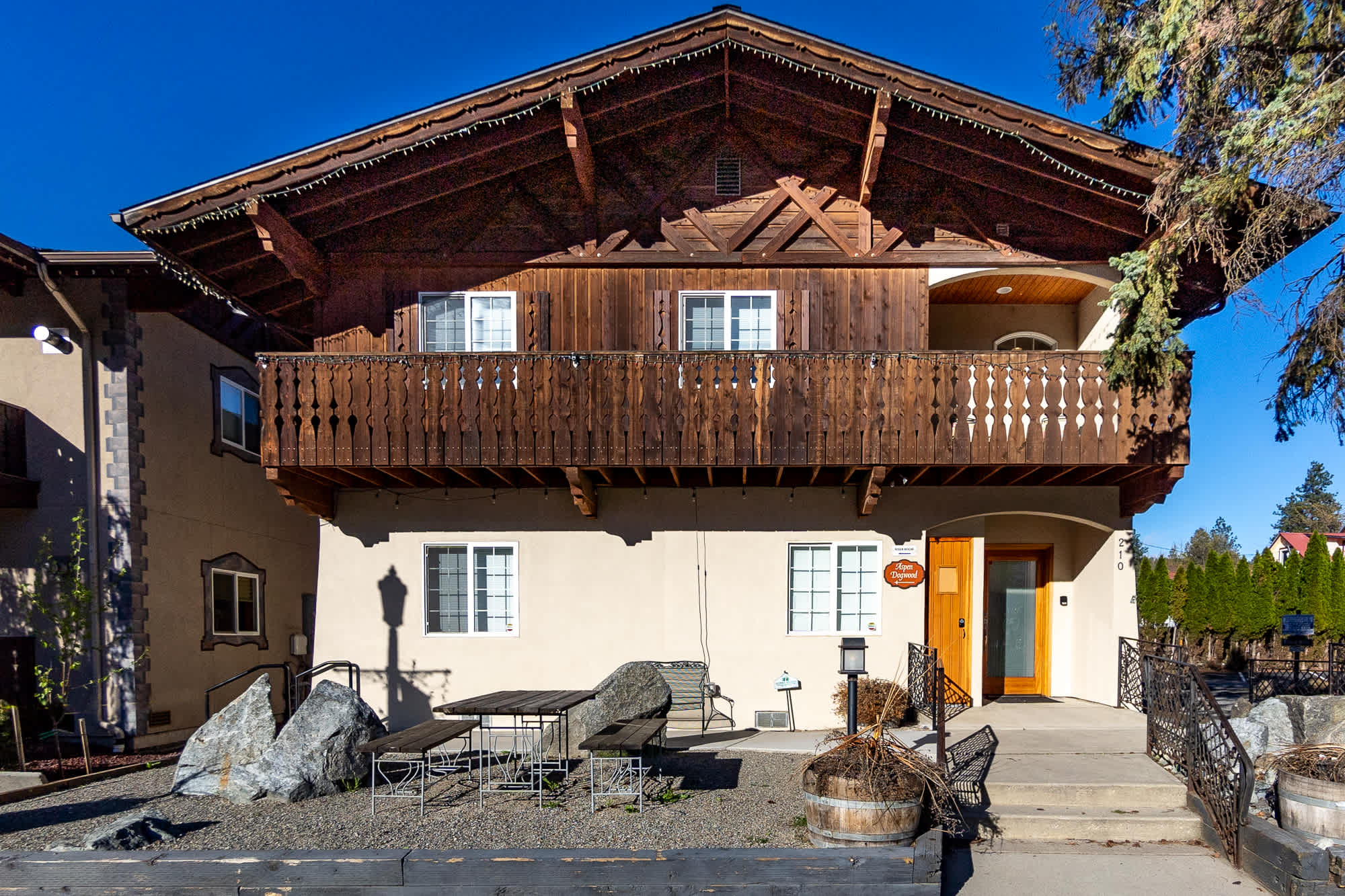 Snowcreek Cedar ADA Suite lower right