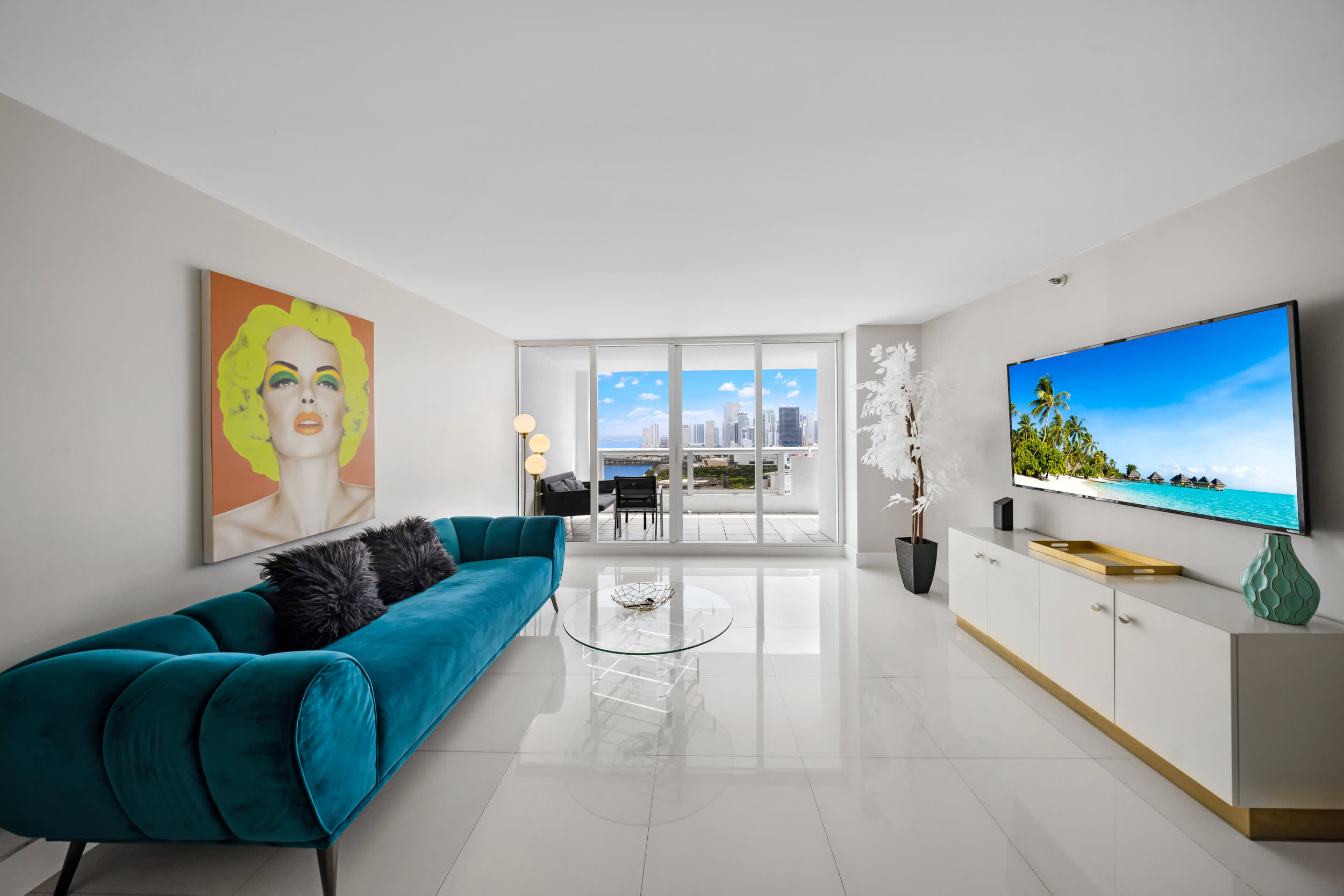 Bay-Kissed 3BR with Skyline Magic!