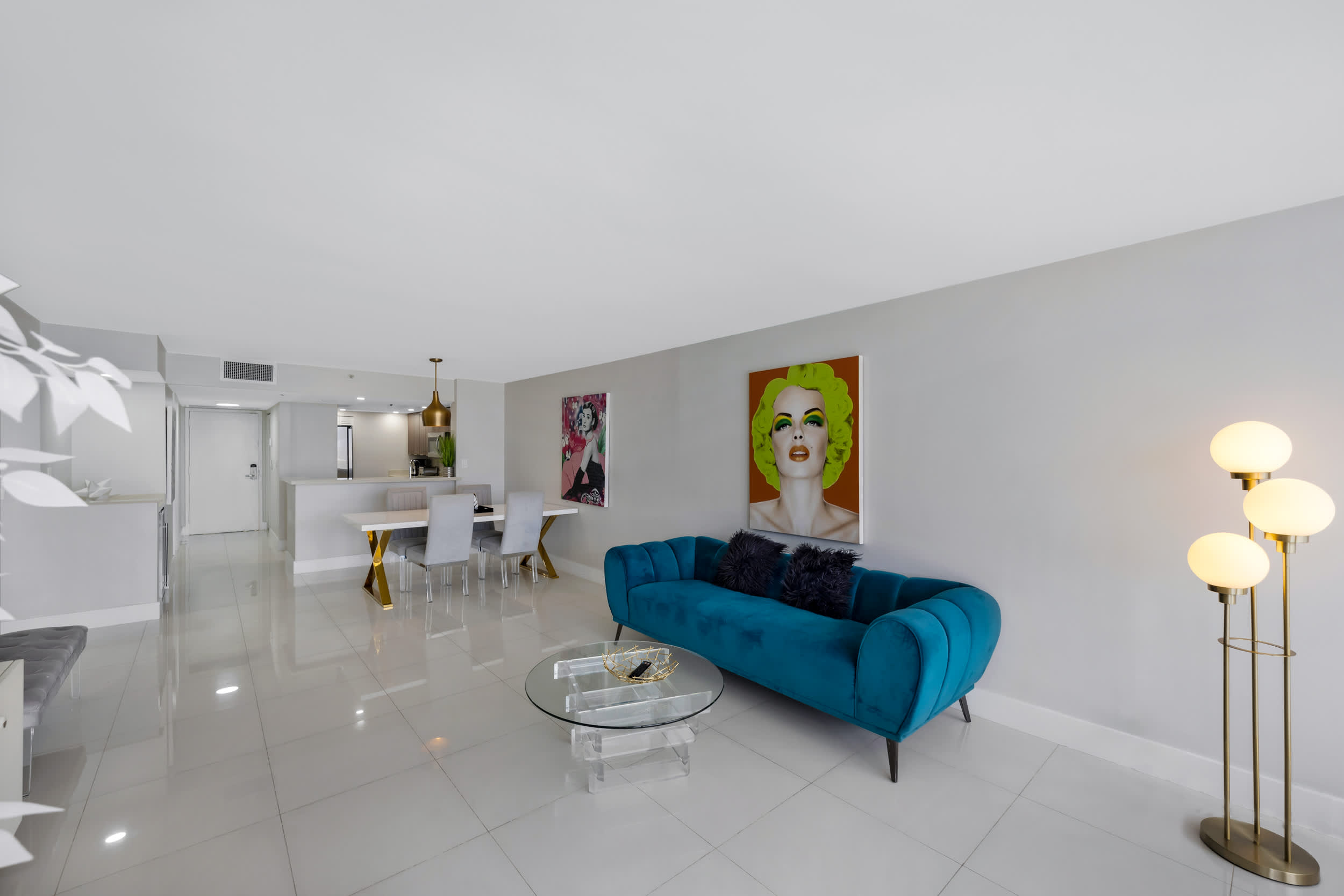 Bay-Kissed 3BR with Skyline Magic!