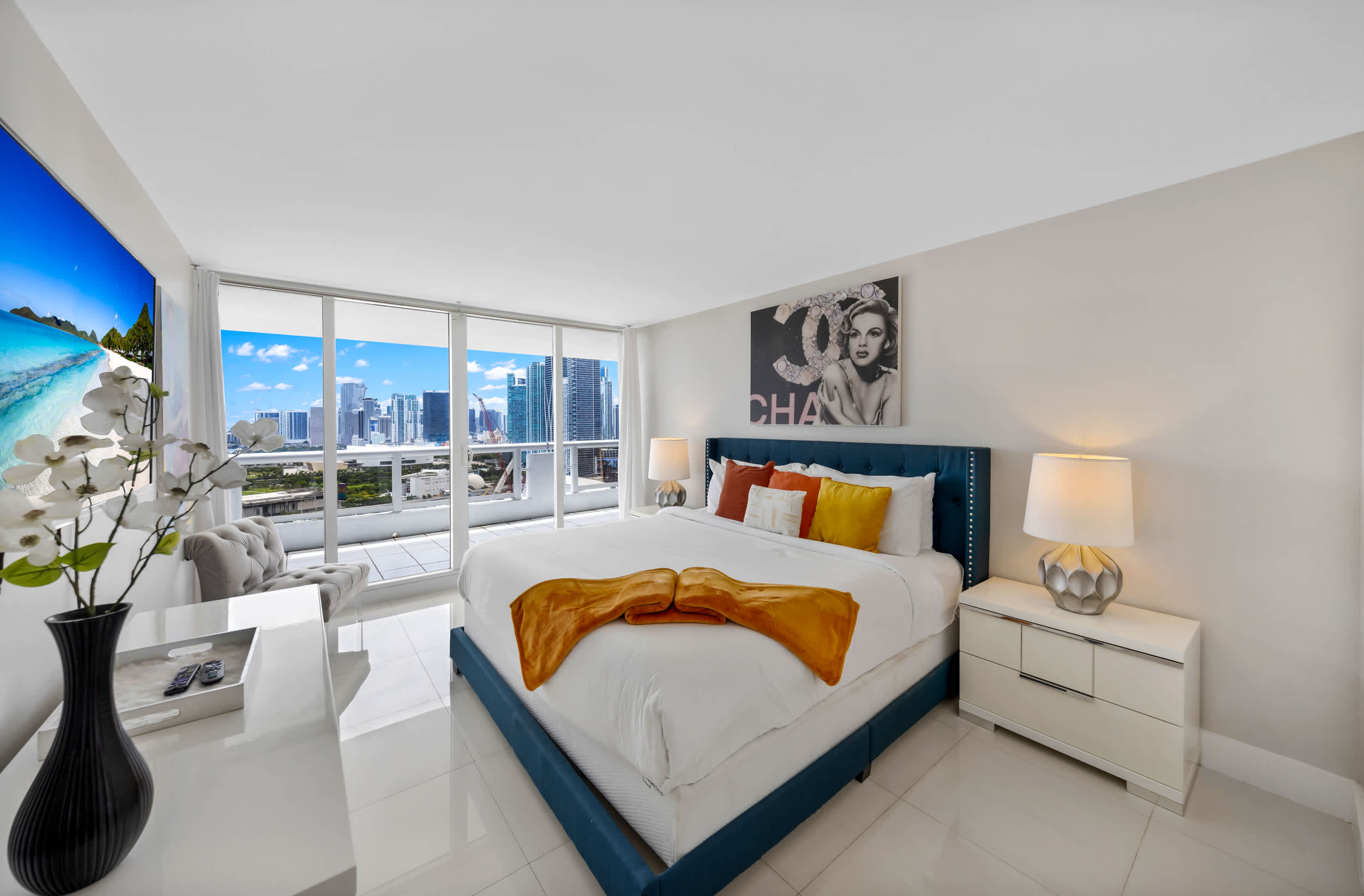 Bay-Kissed 3BR with Skyline Magic!