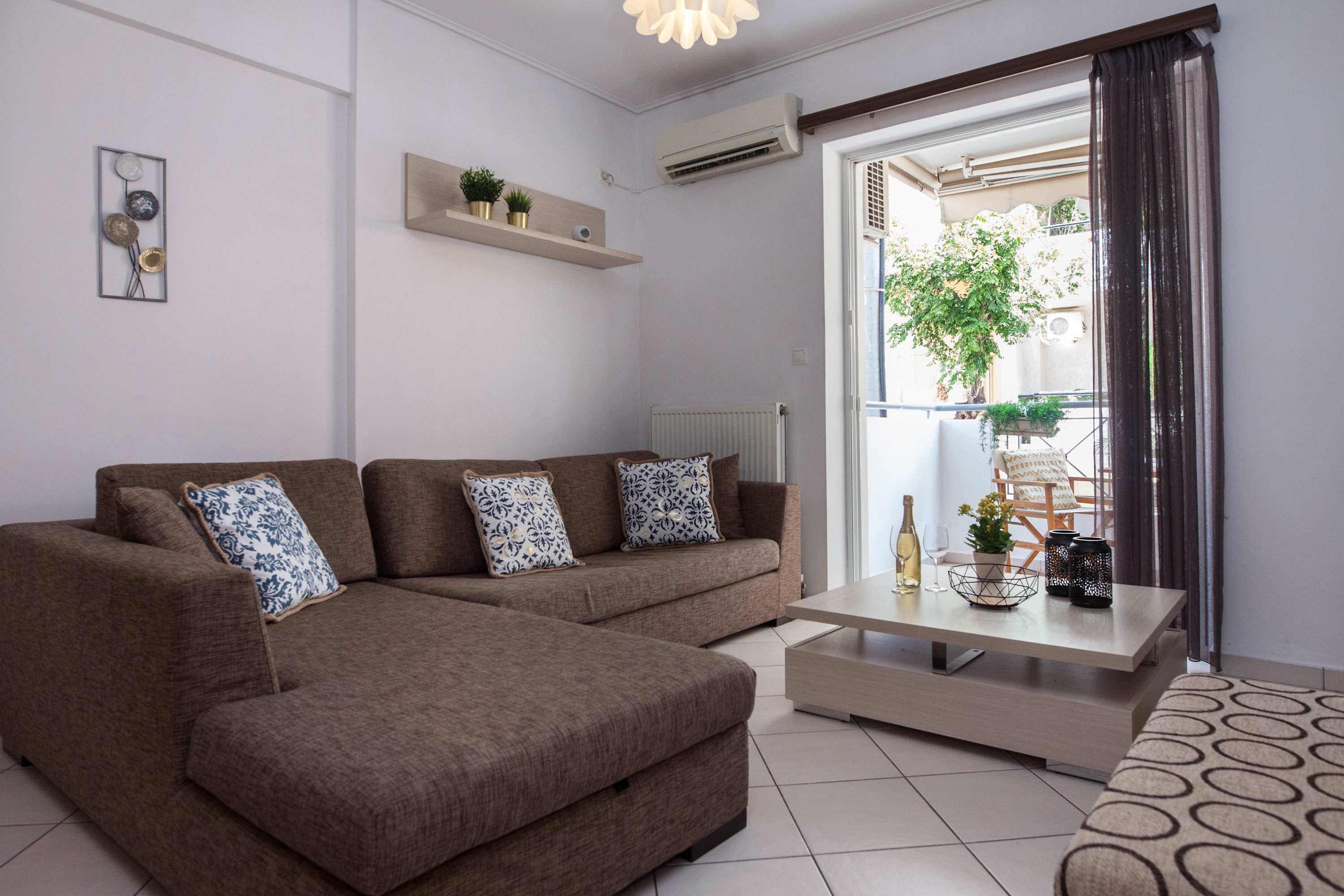 Bright 1 Bd Apt in Ampelokipoi with Balcony in Athens — photo 2