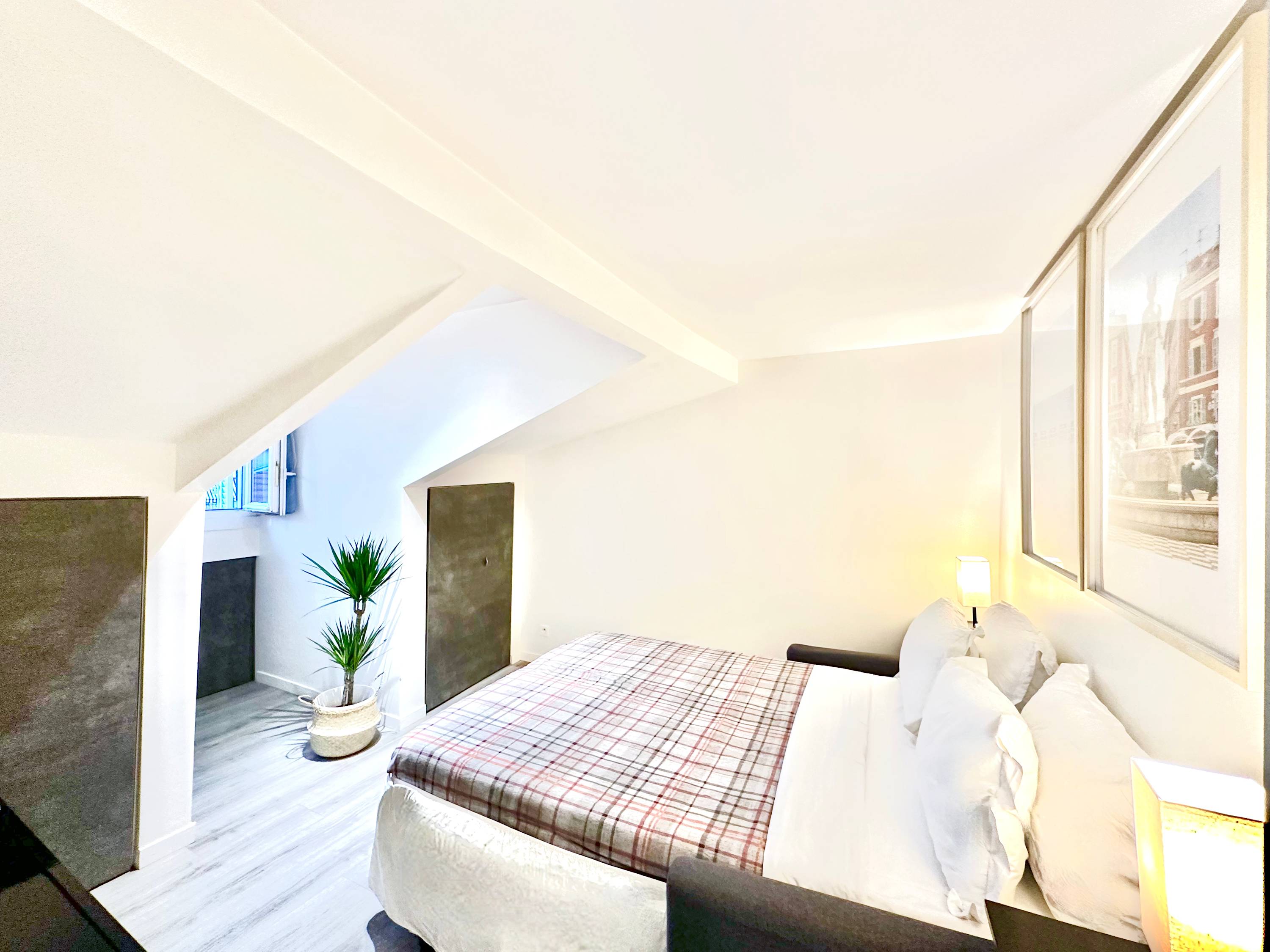 Ersextius, GGB3, Nice