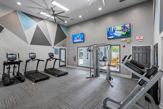 Budget Friendly! 1 MI to USF, Free Pool & GYM