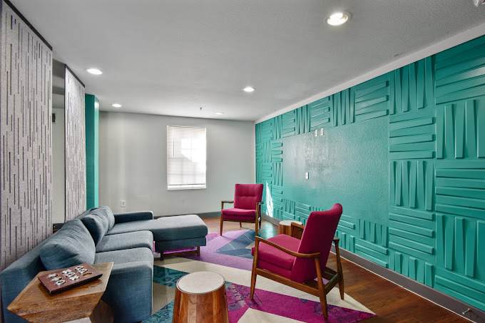 Budget Friendly! 1 MI to USF, Free Pool & GYM