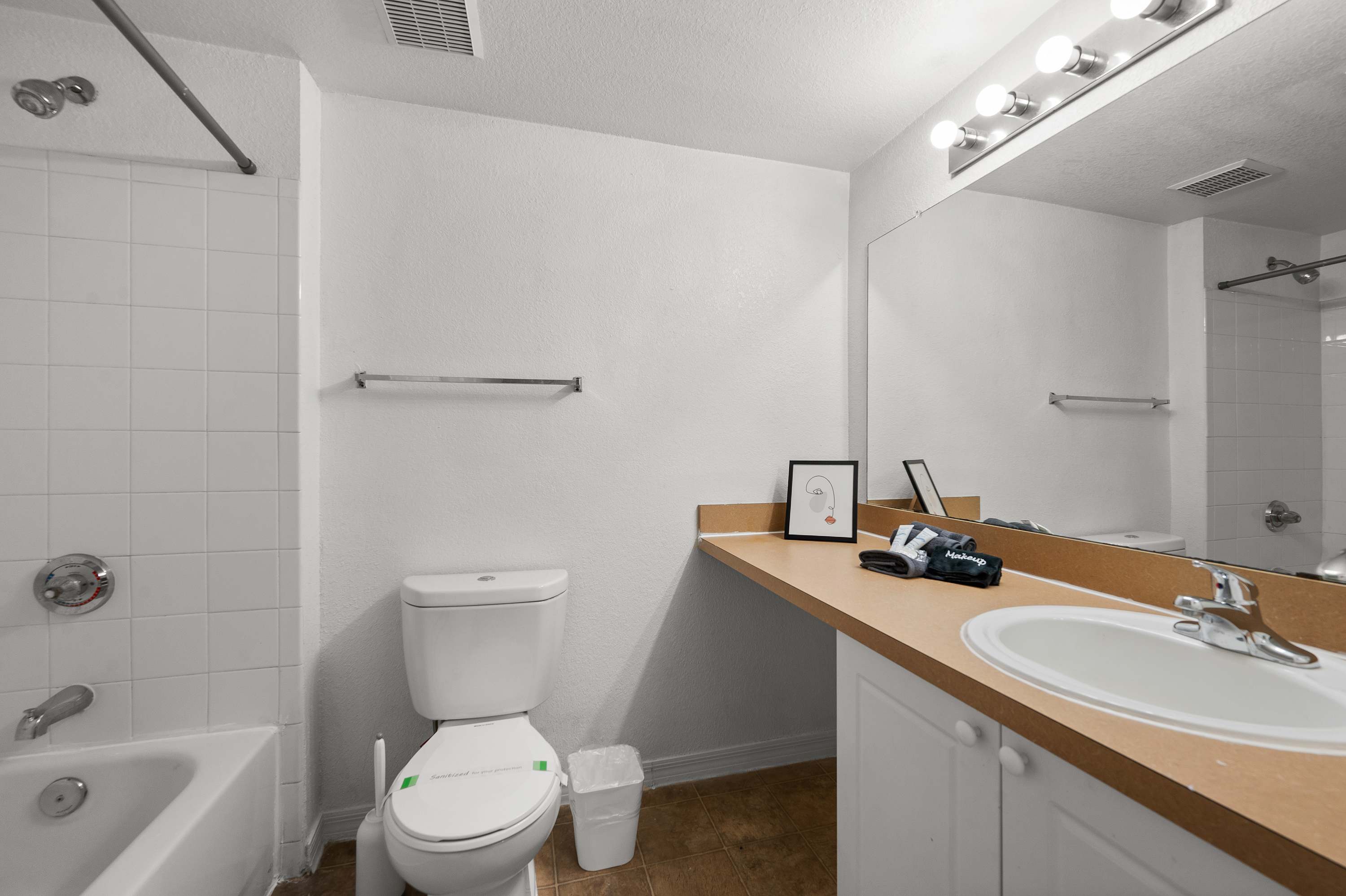 Budget Friendly! 1 MI to USF, Free Pool & GYM