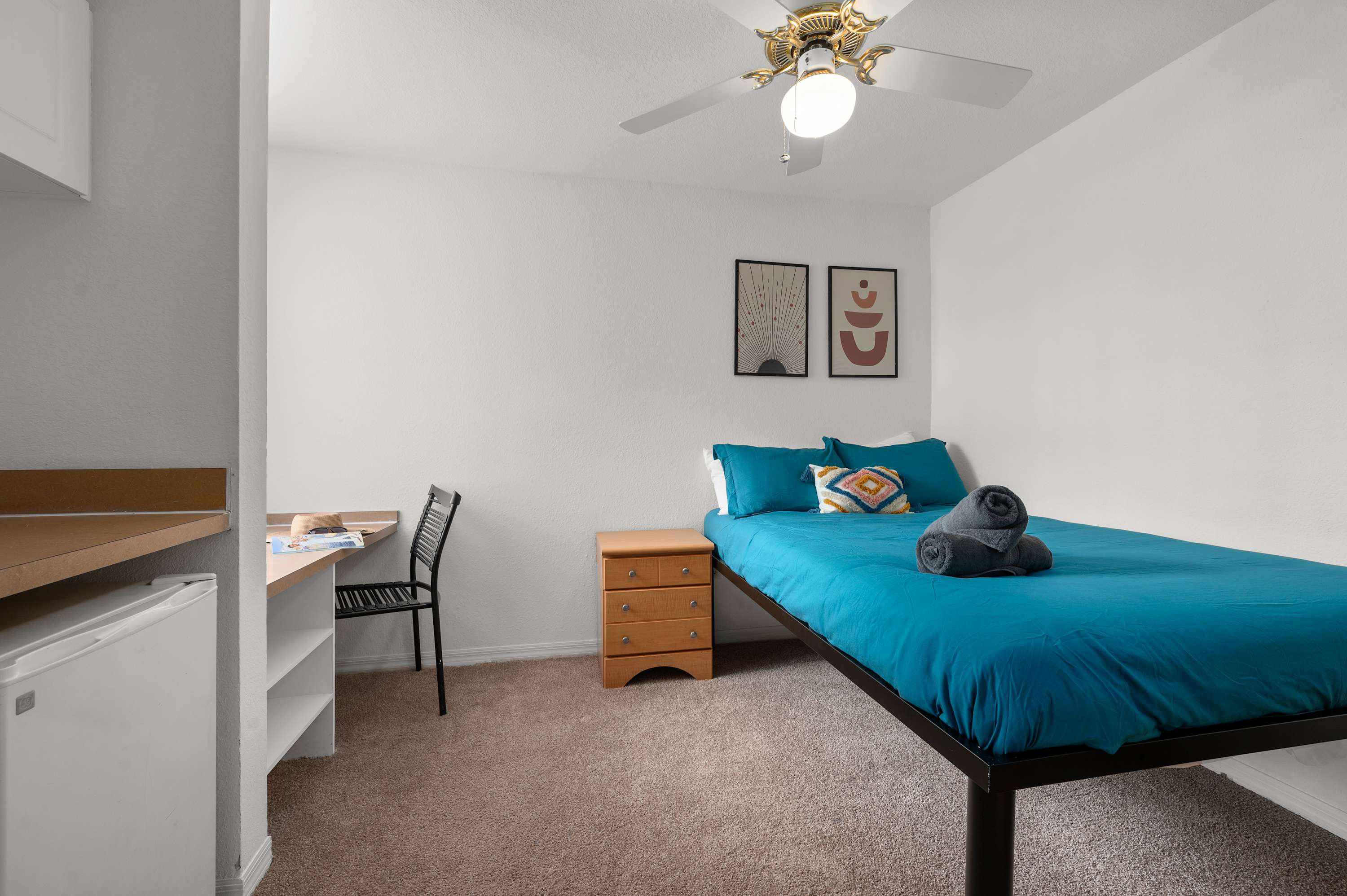 Budget Friendly! 1 MI to USF, Free Pool & GYM