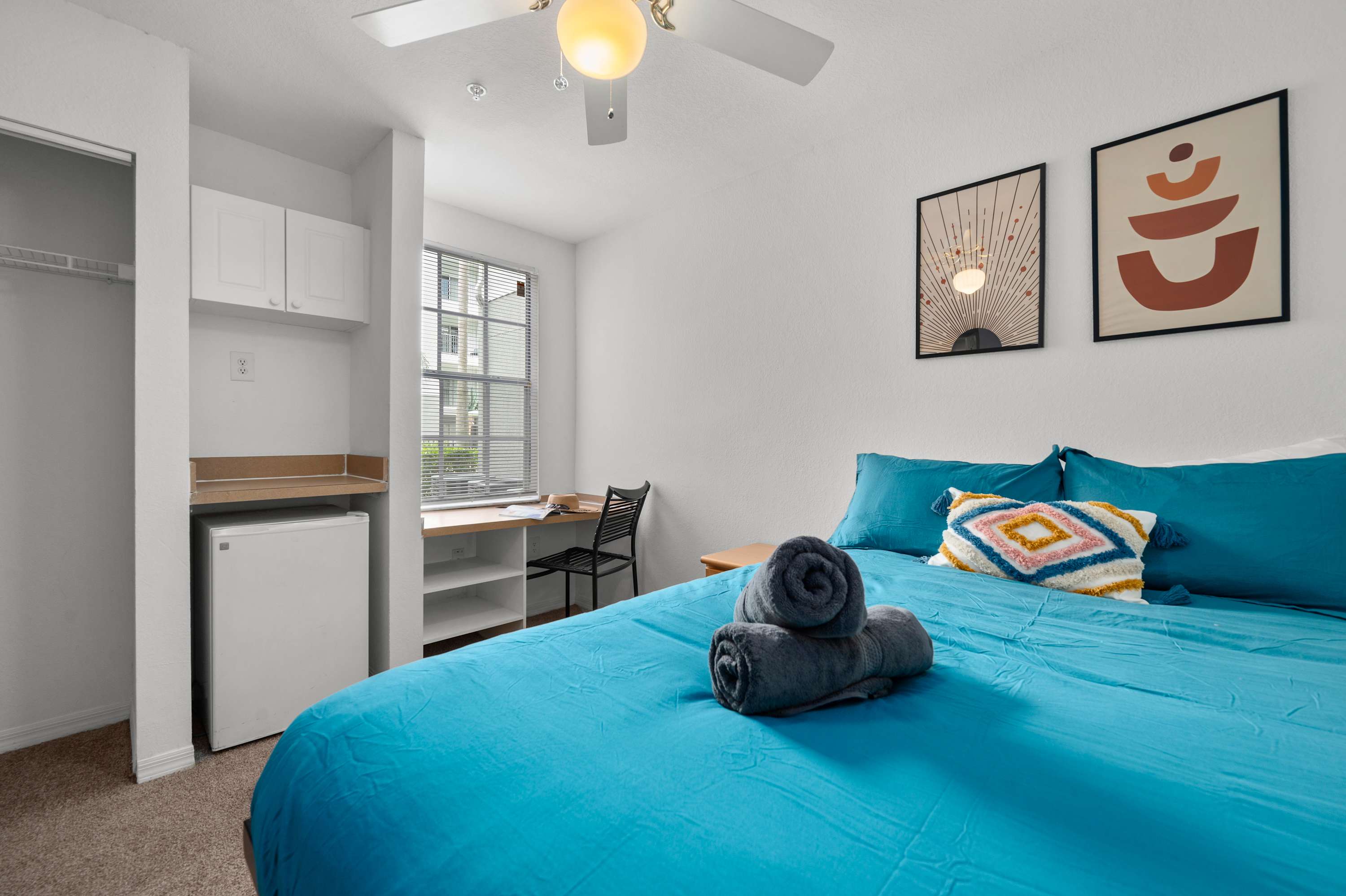 Budget Friendly! 1 MI to USF, Free Pool & GYM