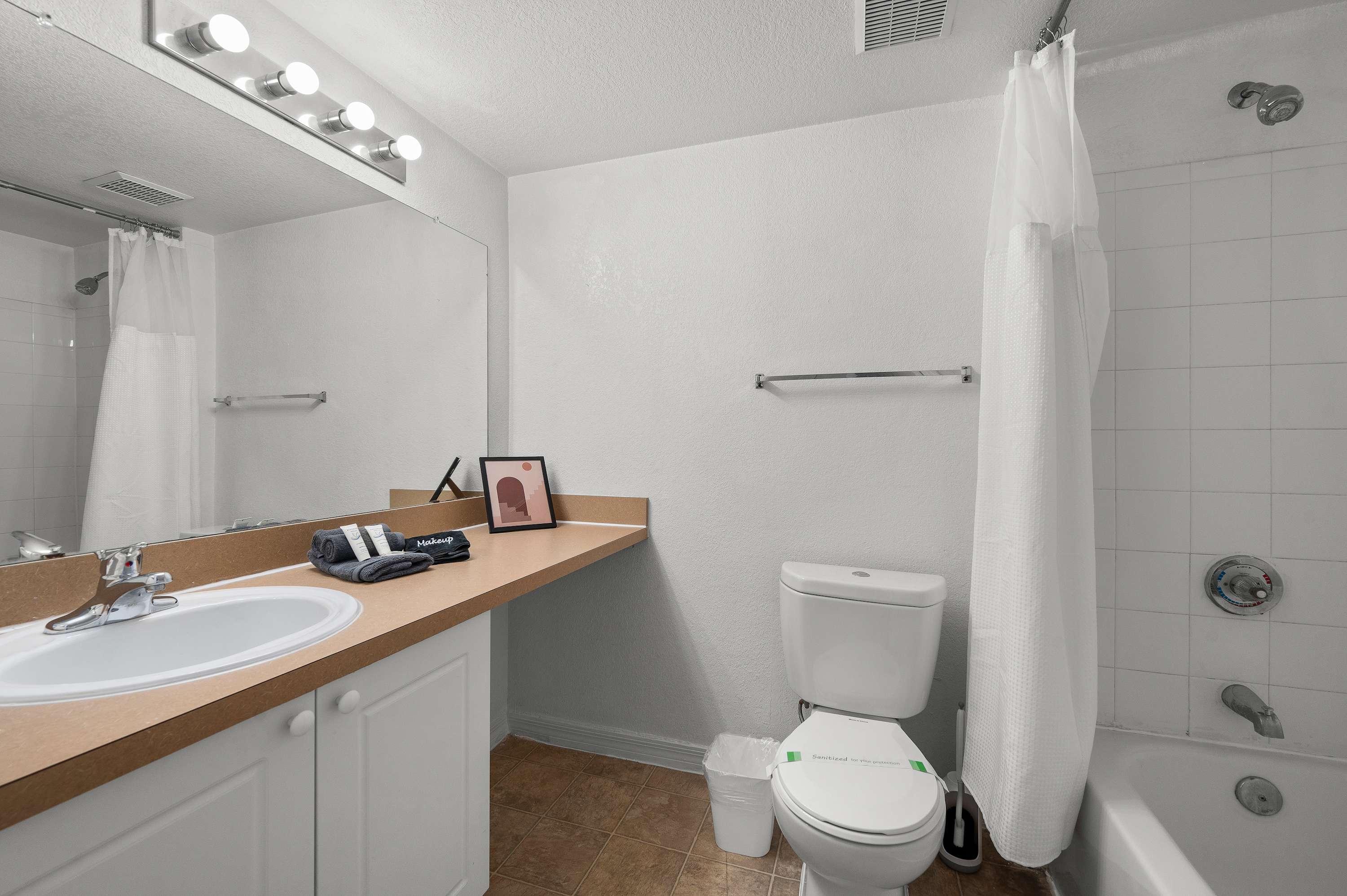 Budget Friendly! 1 MI to USF, Free Pool & GYM