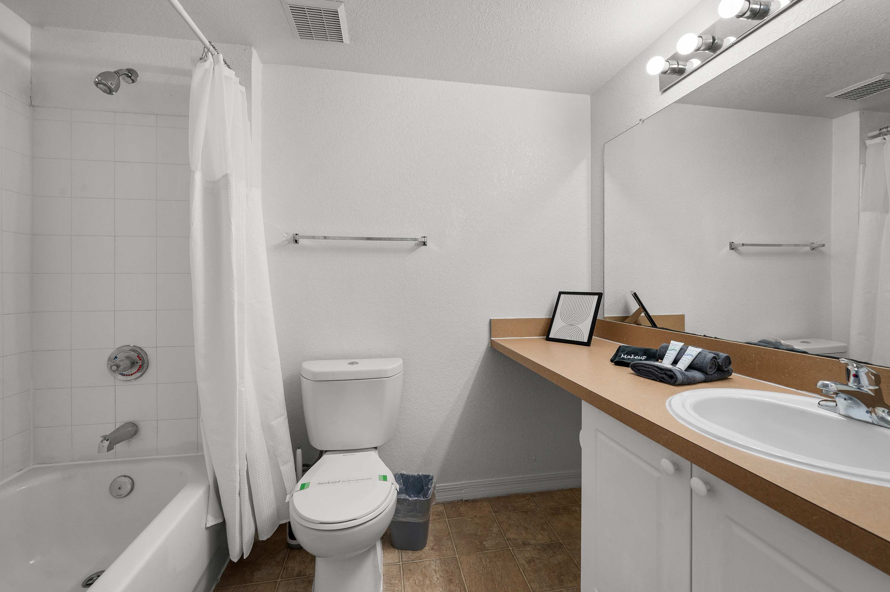 Budget Friendly! 1 MI to USF, Free Pool & GYM