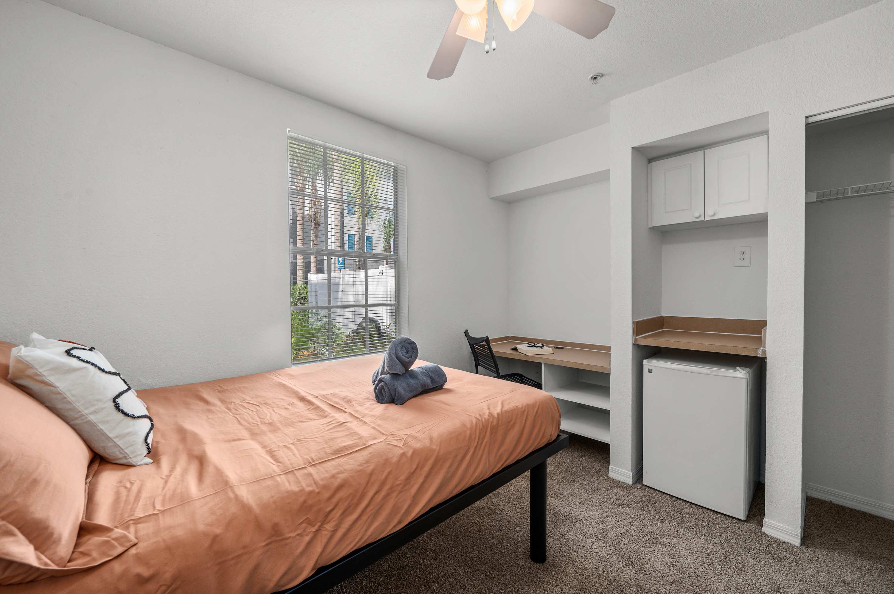 Budget Friendly! 1 MI to USF, Free Pool & GYM