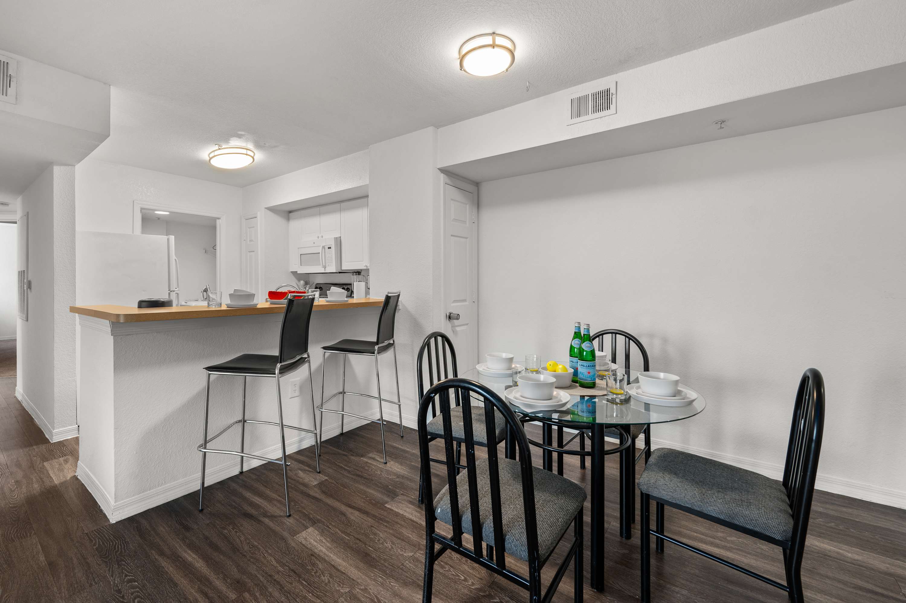 Budget Friendly! 1 MI to USF, Free Pool & GYM