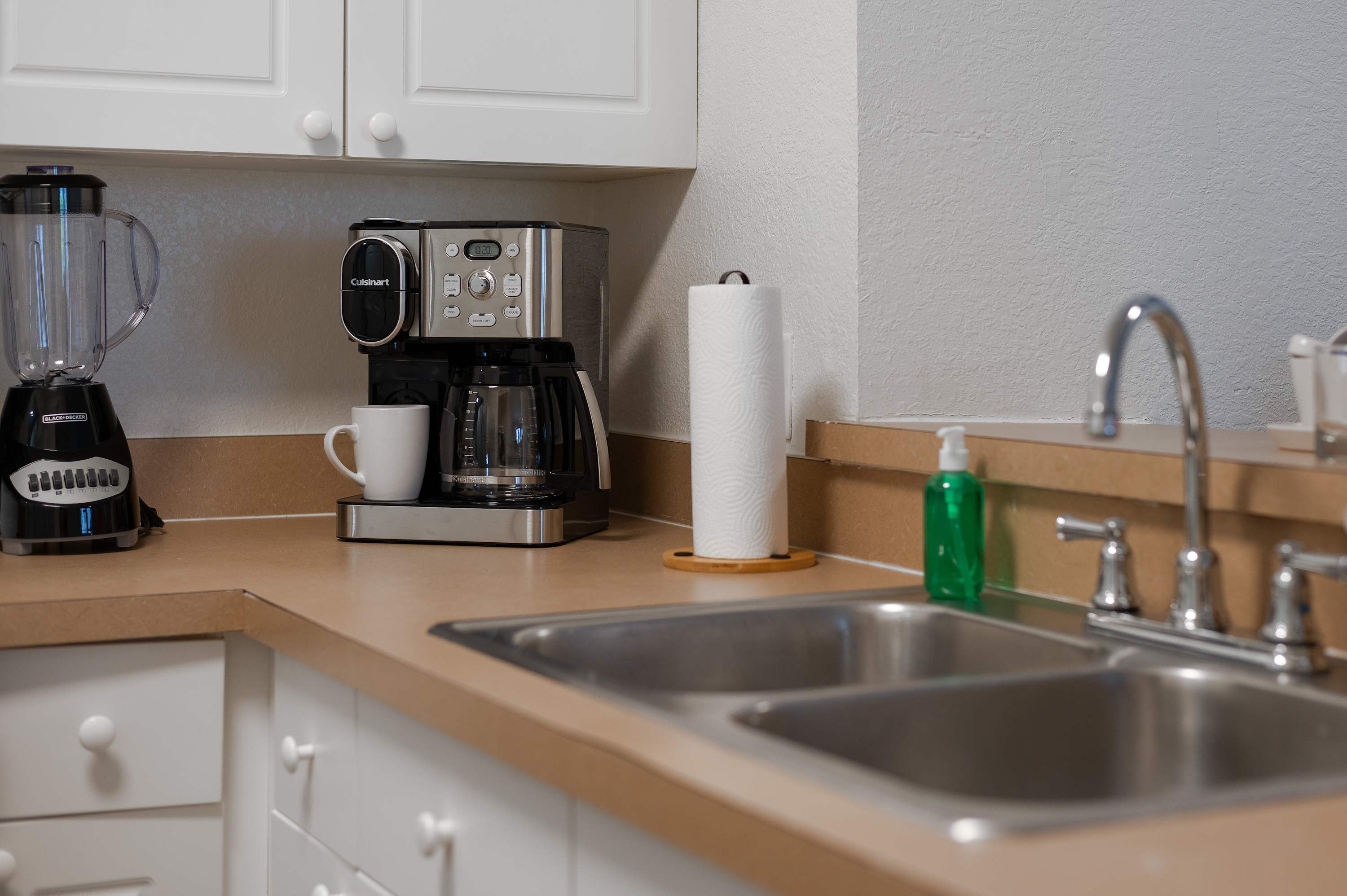 Budget Friendly! 1 MI to USF, Free Pool & GYM