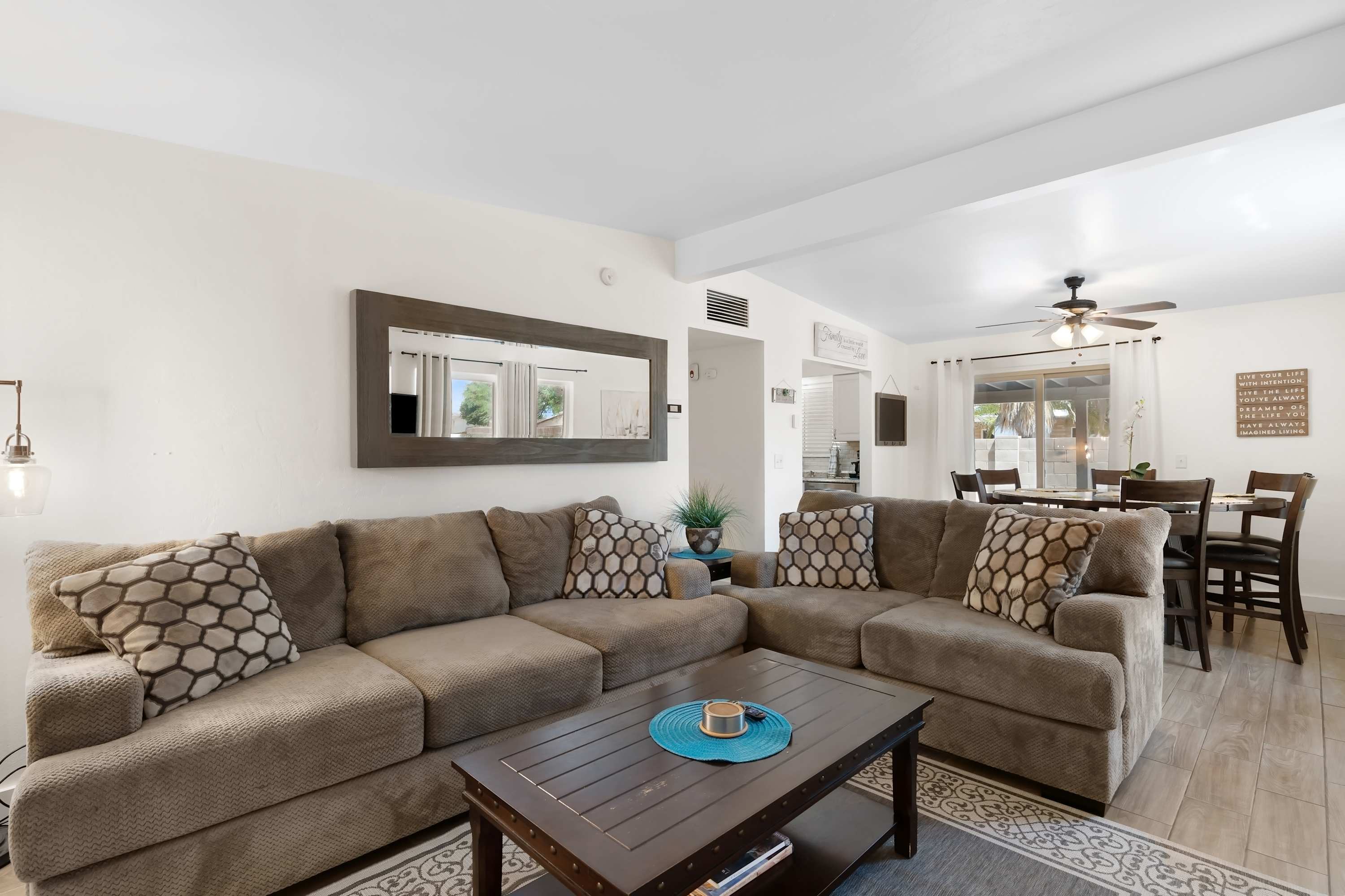 UofA & Gem Show Access | Luxurious 2BR — Tucson, AZ — vacation rental