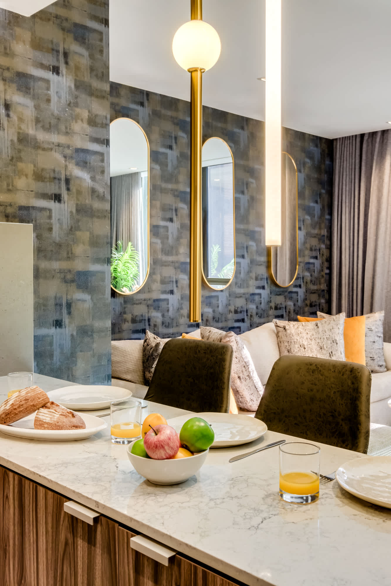 Stylish Urban Retreat at City Suite 904 7