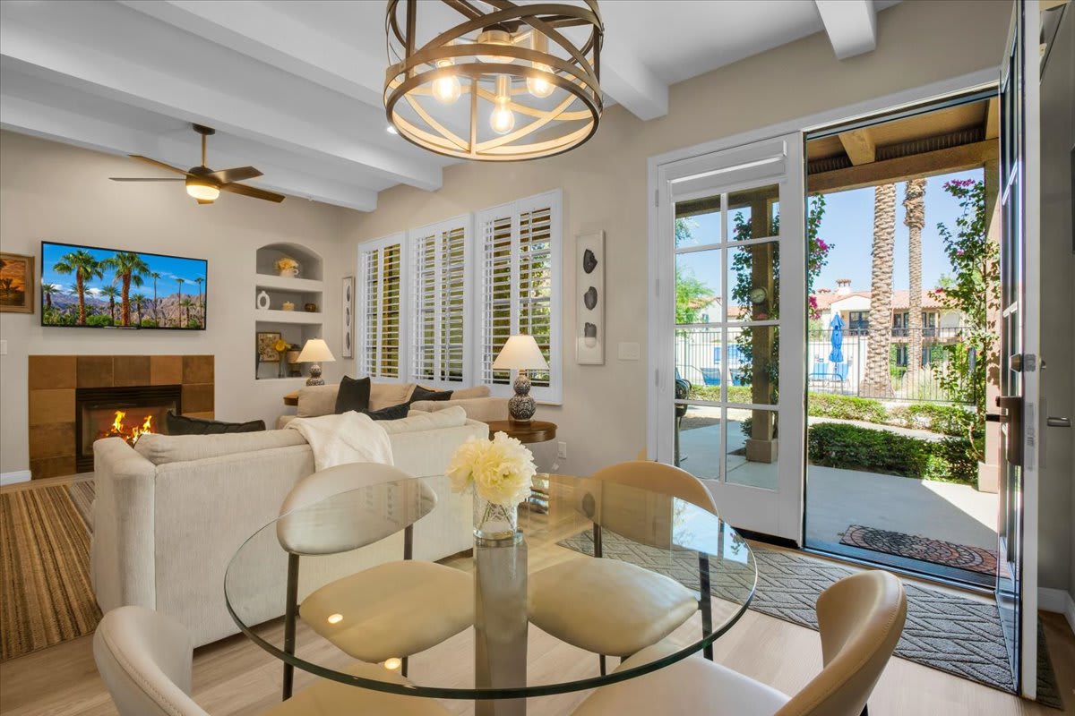 Modern LQ 3BR Getaway, Steps to pool & spa! - Photo 5