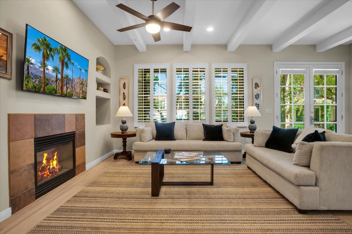 Modern LQ 2BR Getaway, Steps to pool & spa! - Photo 5