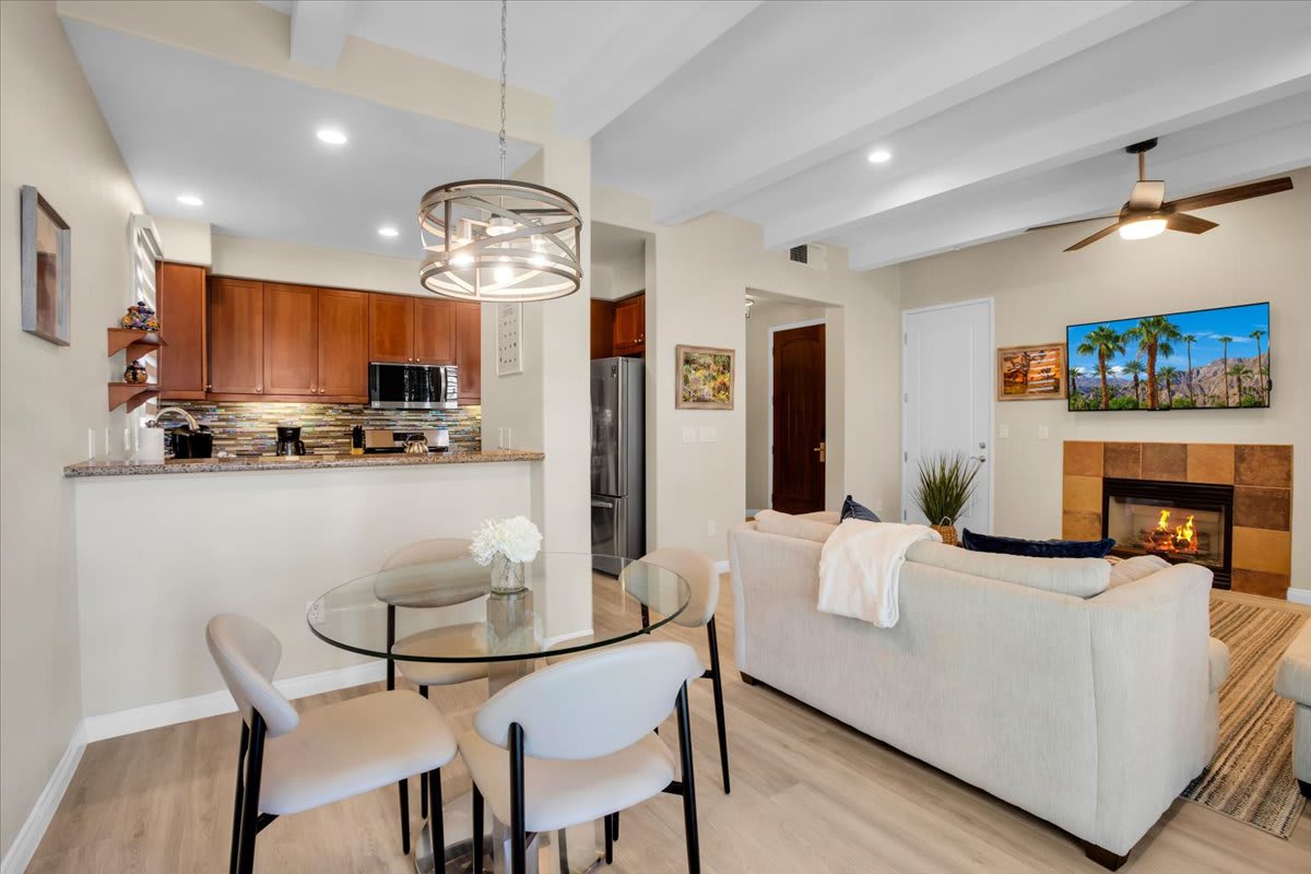 Modern LQ 2BR Getaway, Steps to pool & spa! - Photo 2