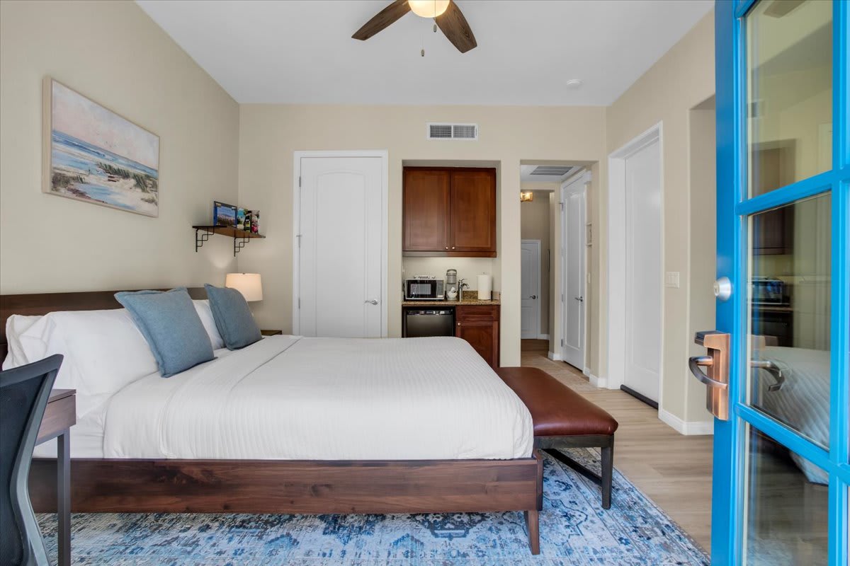 Modern LQ Studio Getaway, Steps to pool/spa! #C - Photo 3