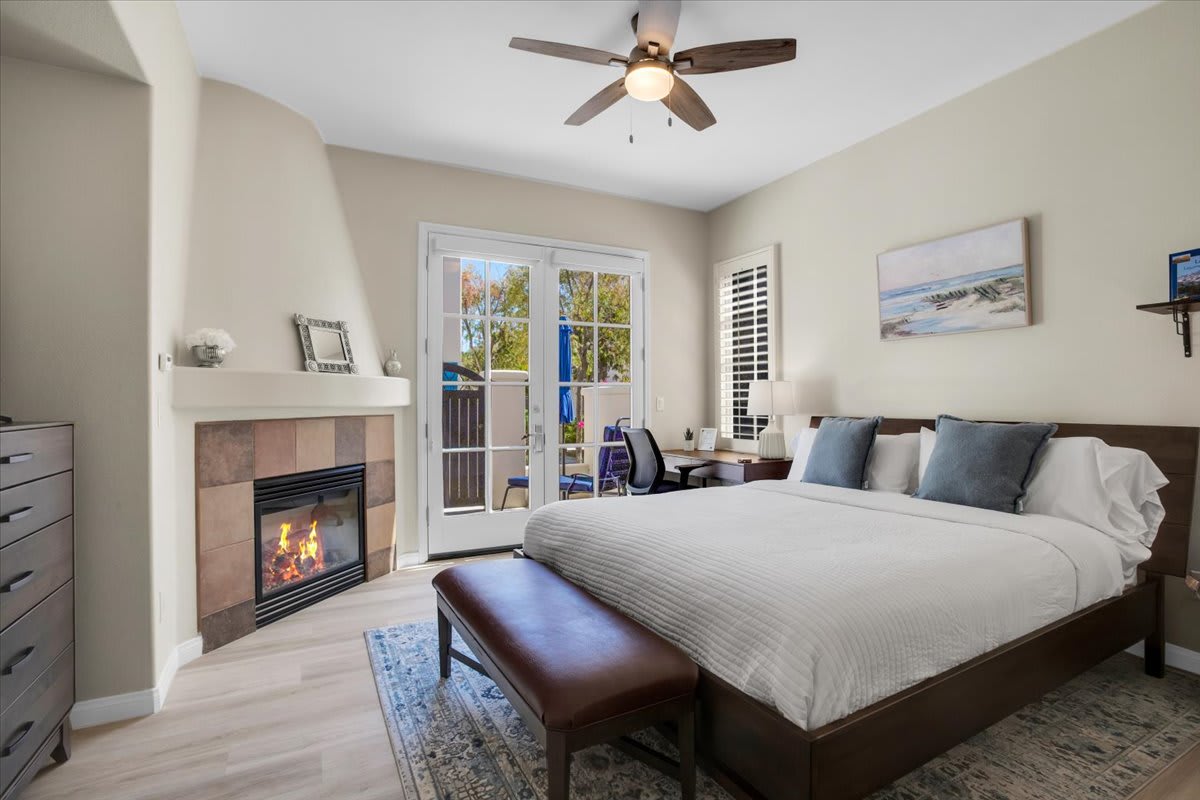 Modern LQ Studio Getaway, Steps to pool/spa! #C - Photo 2