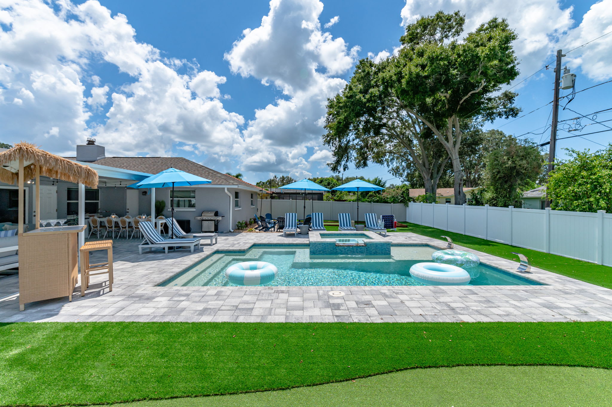 Your Beach Getaway! Putt Putt~Bikes~ Game Room~BBQ