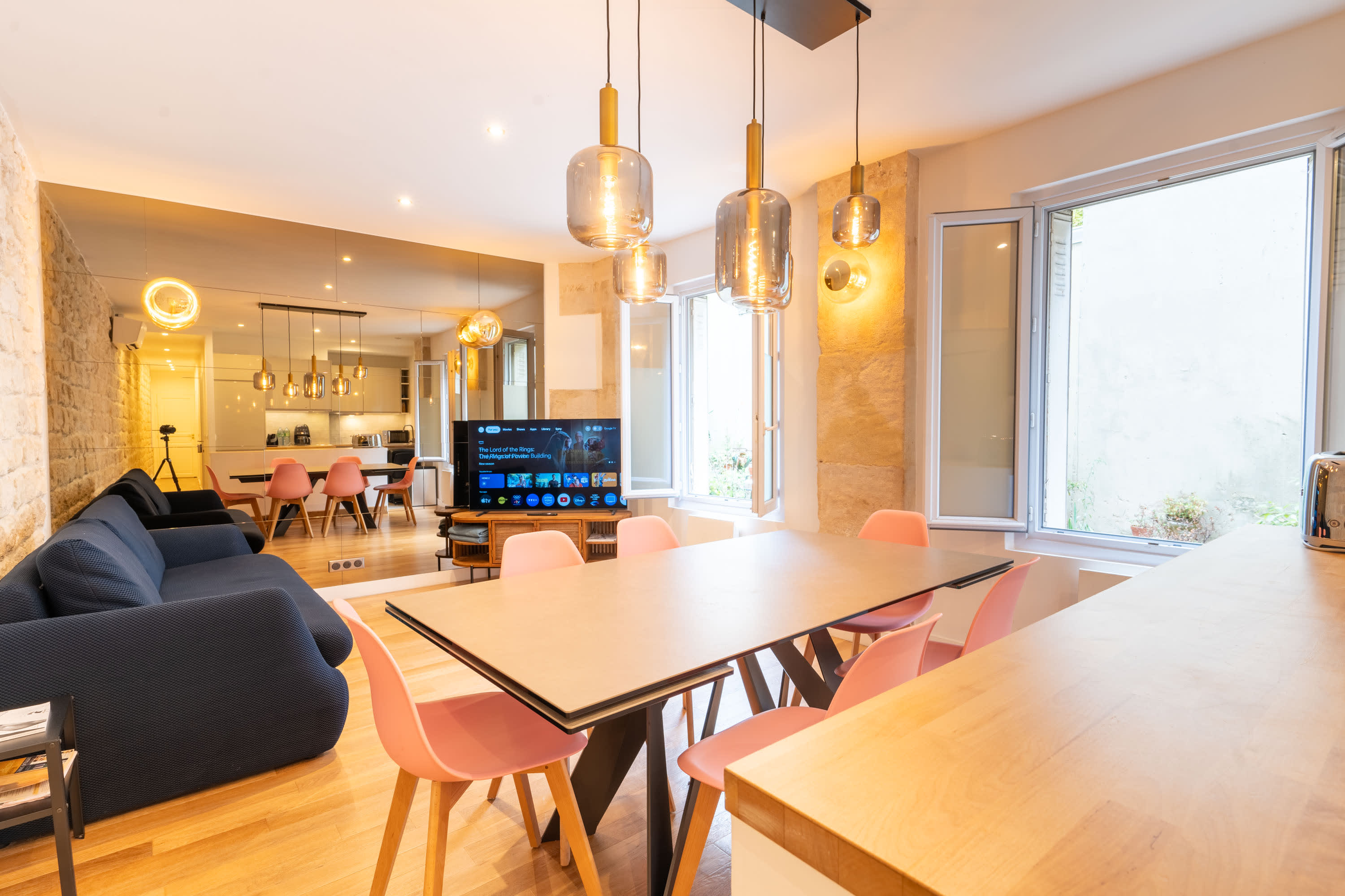 Loft 4 BR Montmartre Pigalle AC by LCC Agency — Paris, Île-de-France — vacation rental