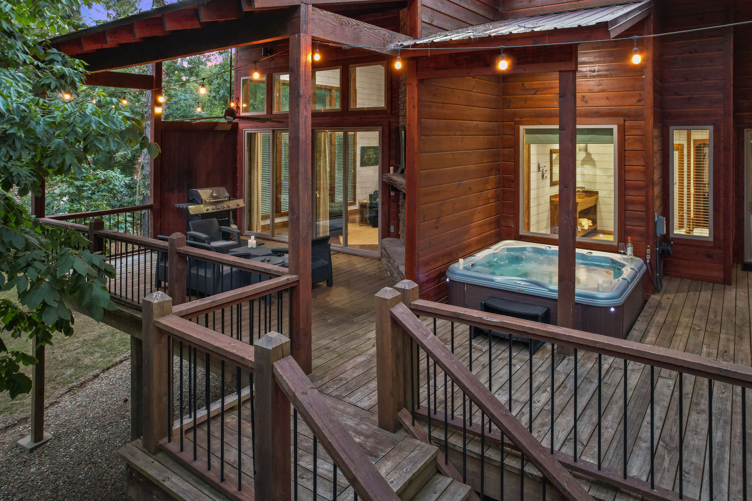Cabin Retreat with Spa, Fire Pit & Games - Sleeps 4