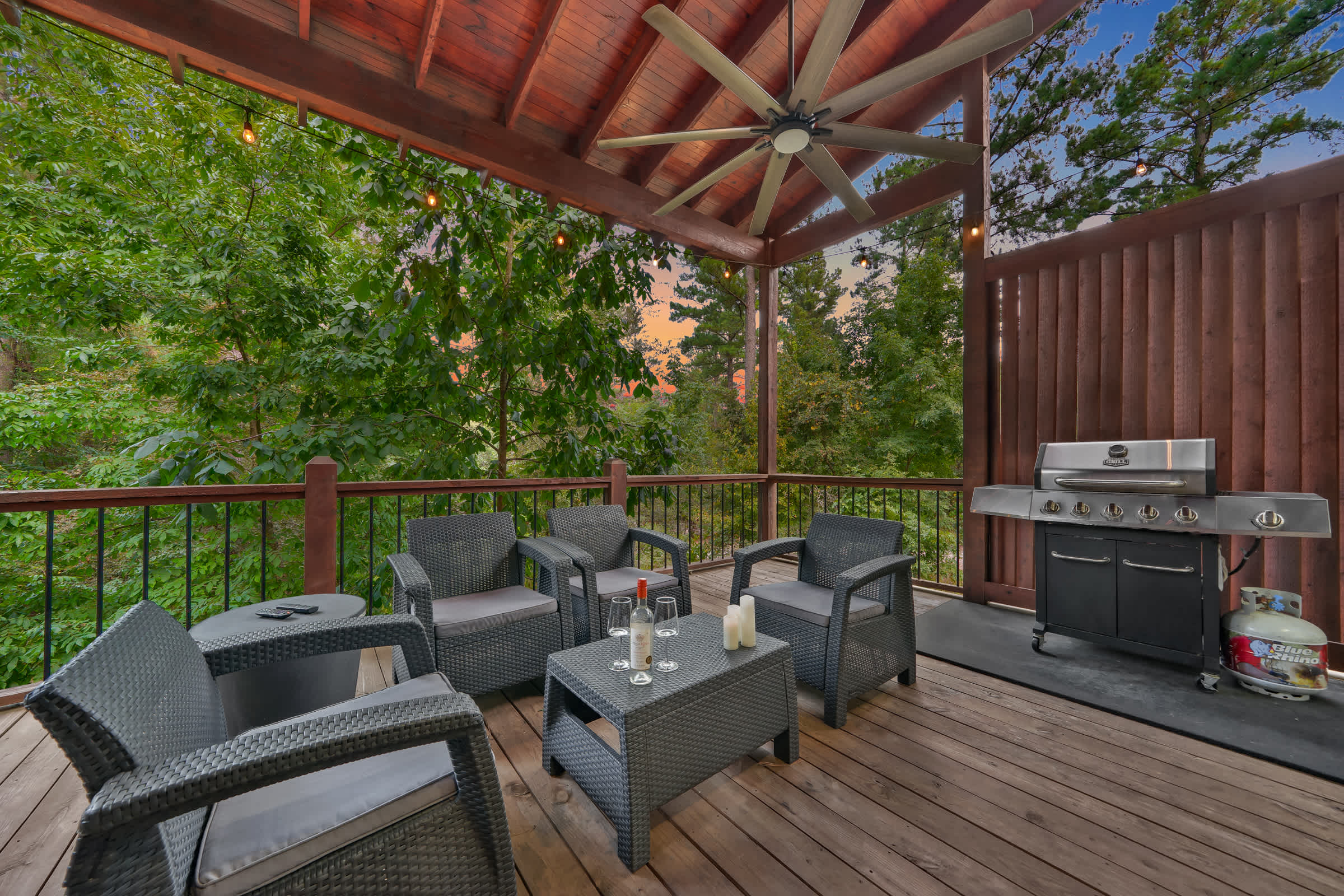 Cabin Retreat with Spa, Fire Pit & Games - Sleeps 4