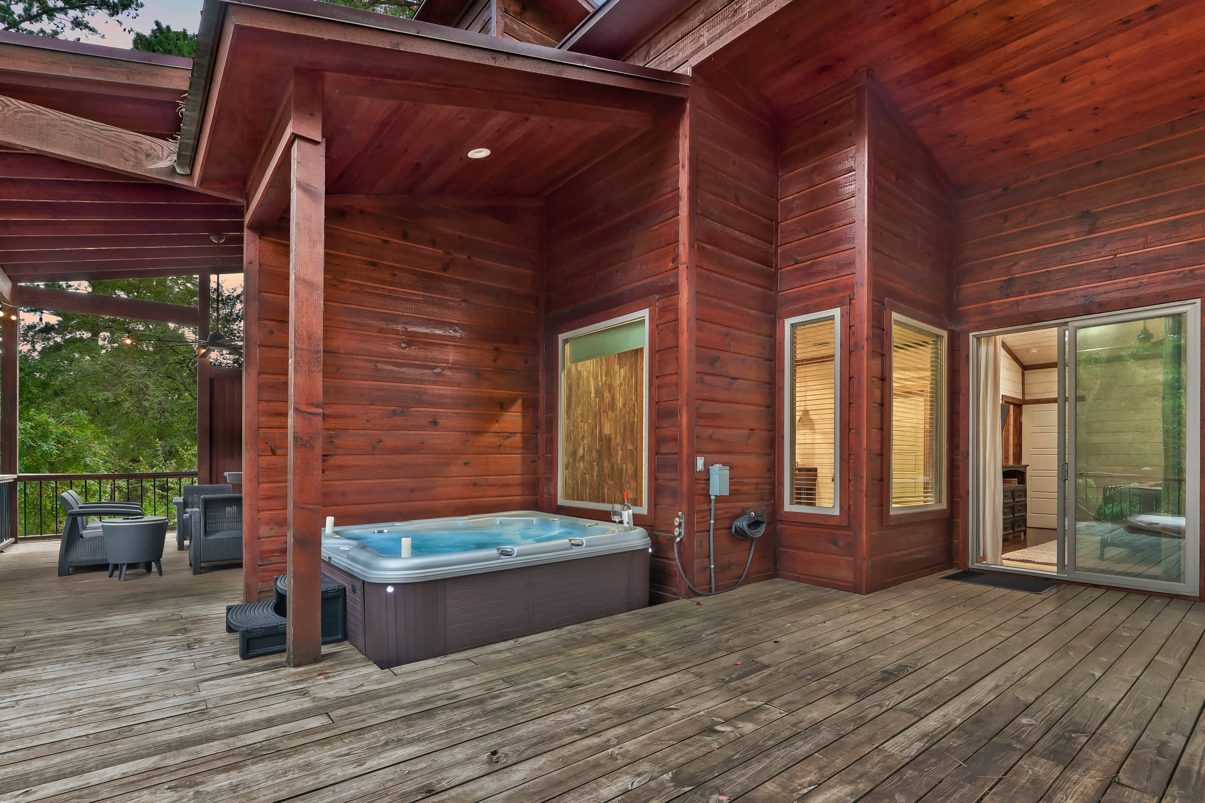 Cabin Retreat with Spa, Fire Pit & Games - Sleeps 4