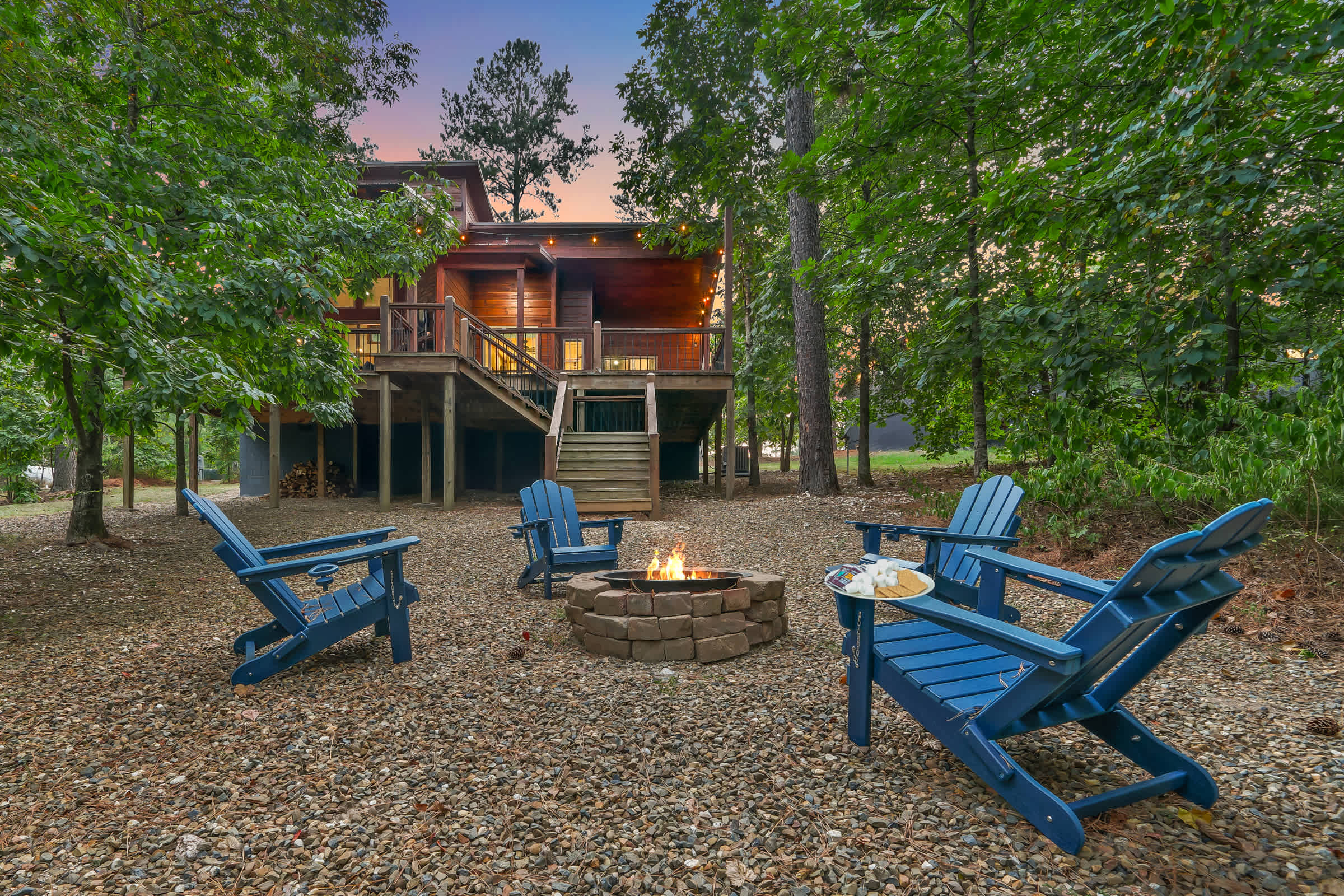 Cabin Retreat with Spa, Fire Pit & Games - Sleeps 4