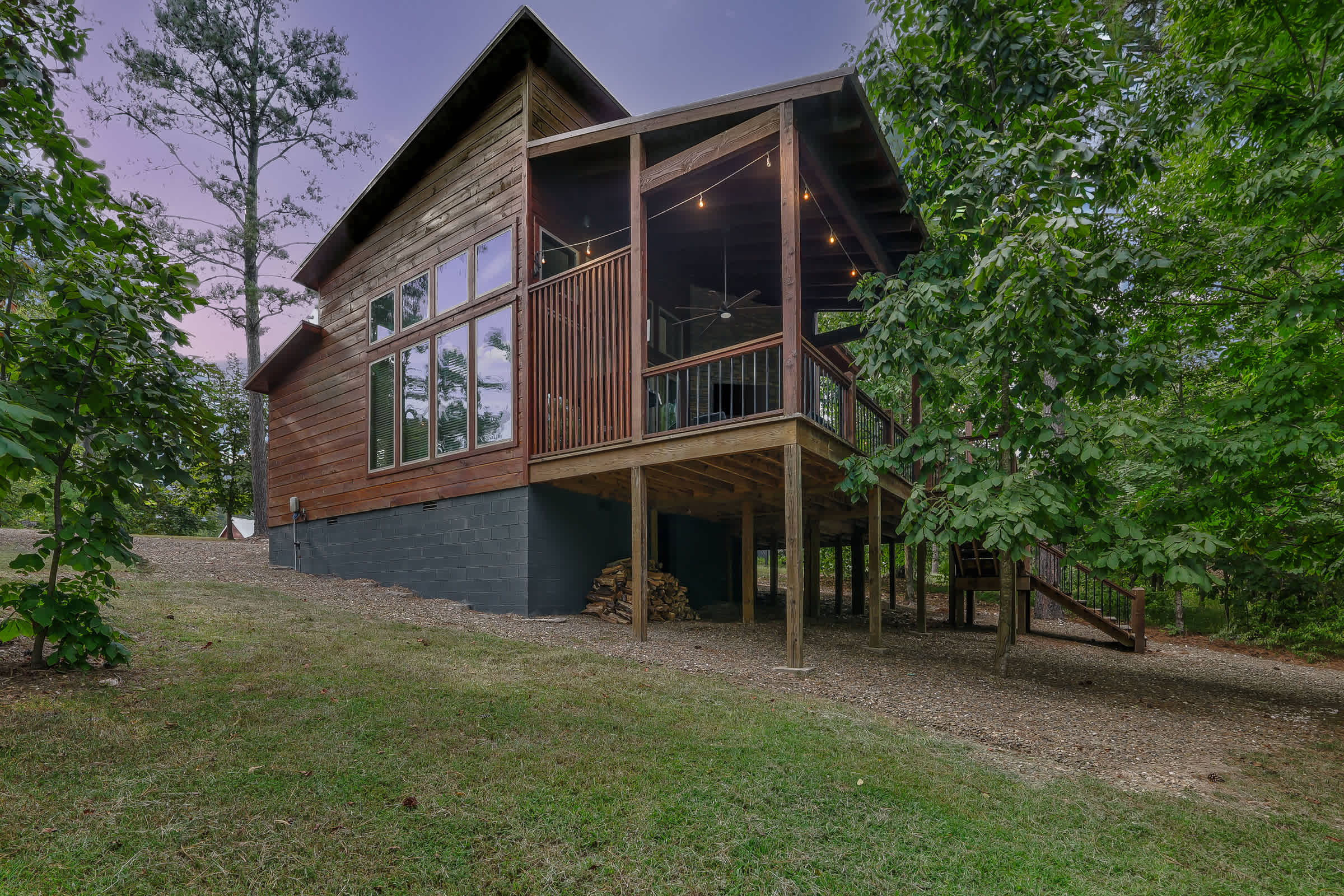 Cabin Retreat with Spa, Fire Pit & Games - Sleeps 4