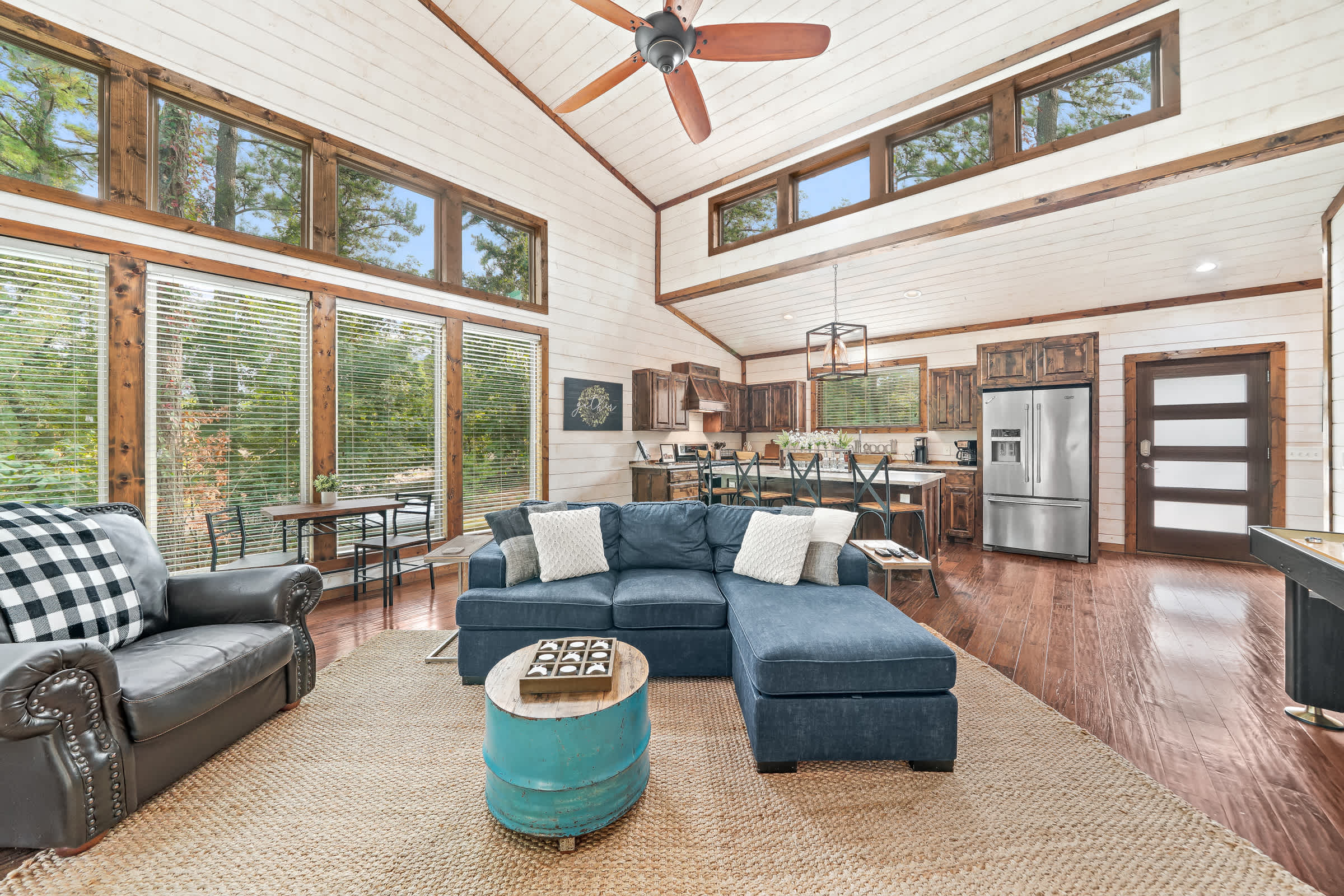 Cabin Retreat with Spa, Fire Pit & Games - Sleeps 4