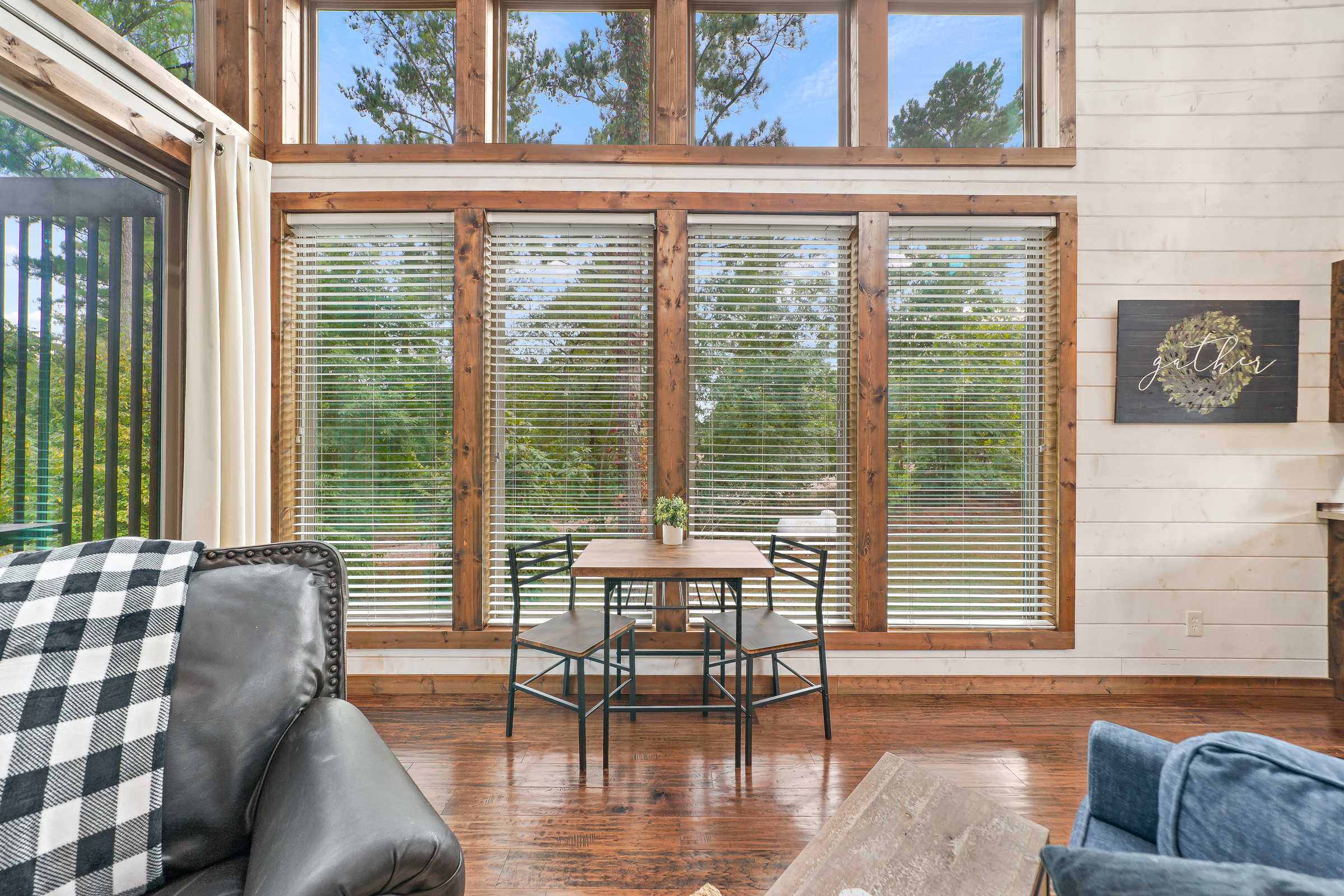 Cabin Retreat with Spa, Fire Pit & Games - Sleeps 4