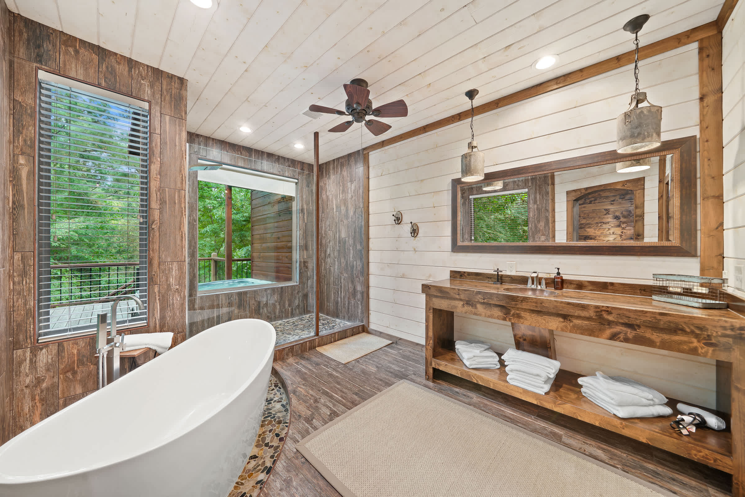 Cabin Retreat with Spa, Fire Pit & Games - Sleeps 4