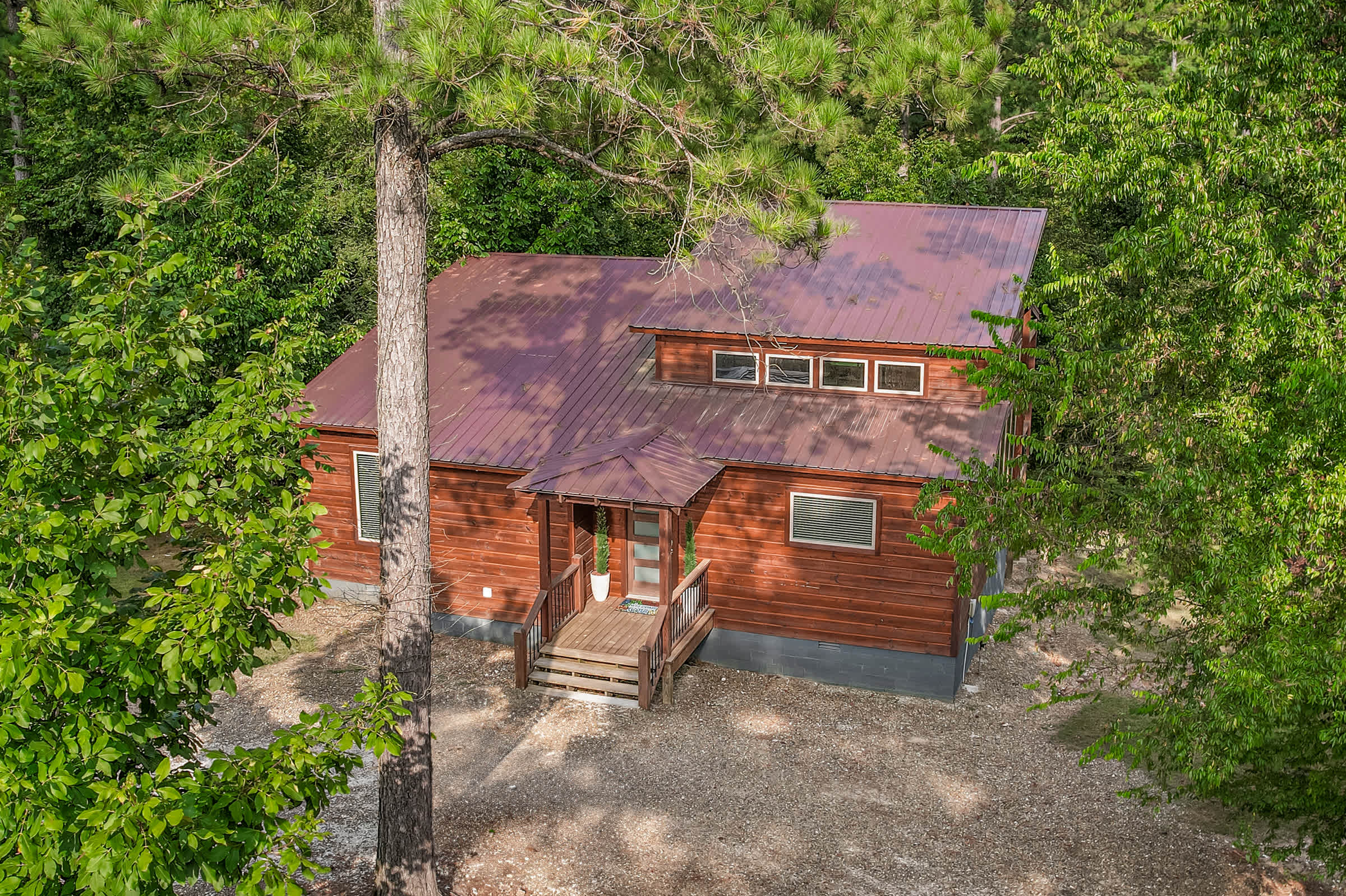 Cabin Retreat with Spa, Fire Pit & Games - Sleeps 4