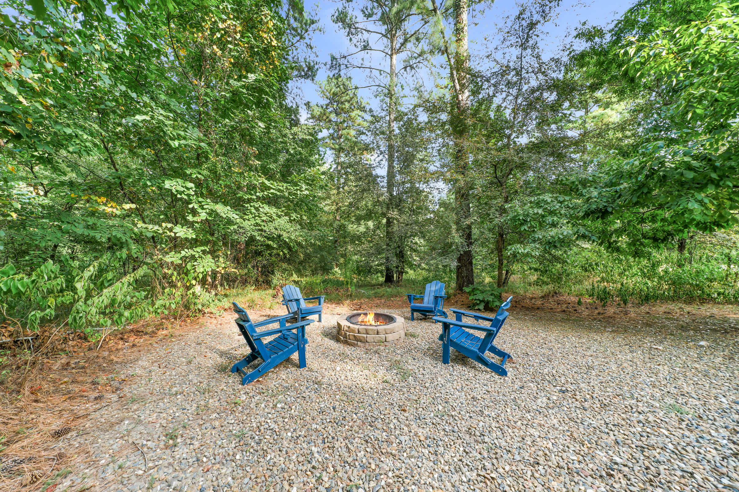 Cabin Retreat with Spa, Fire Pit & Games - Sleeps 4