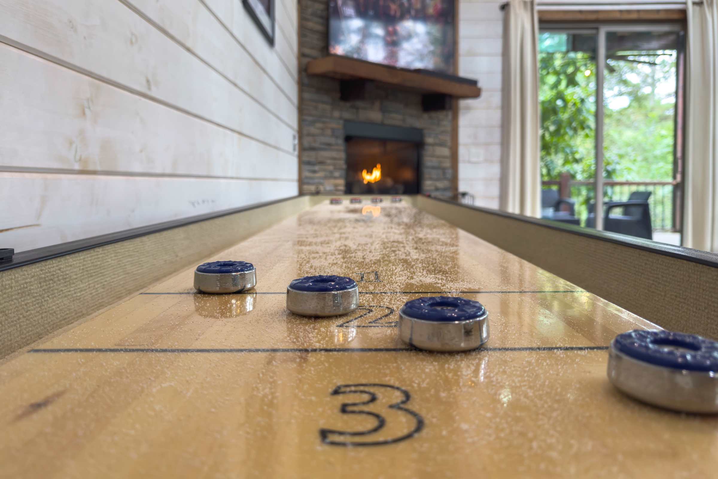 Cabin Retreat with Spa, Fire Pit & Games - Sleeps 4