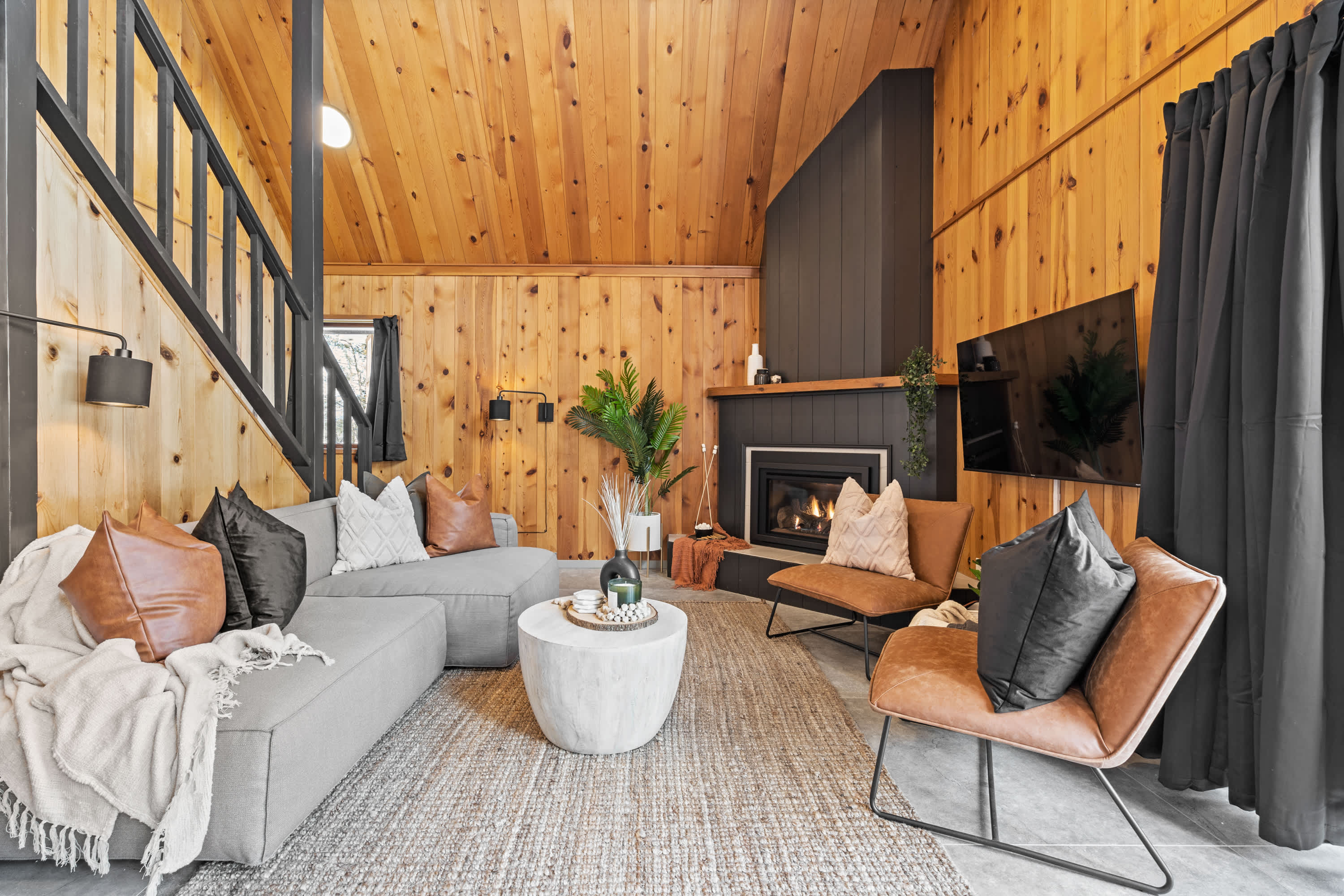 The Matterhorn | Hot Tub | Mountain Views | BBQ | — Fairmont Hot Springs, British Columbia — vacation rental