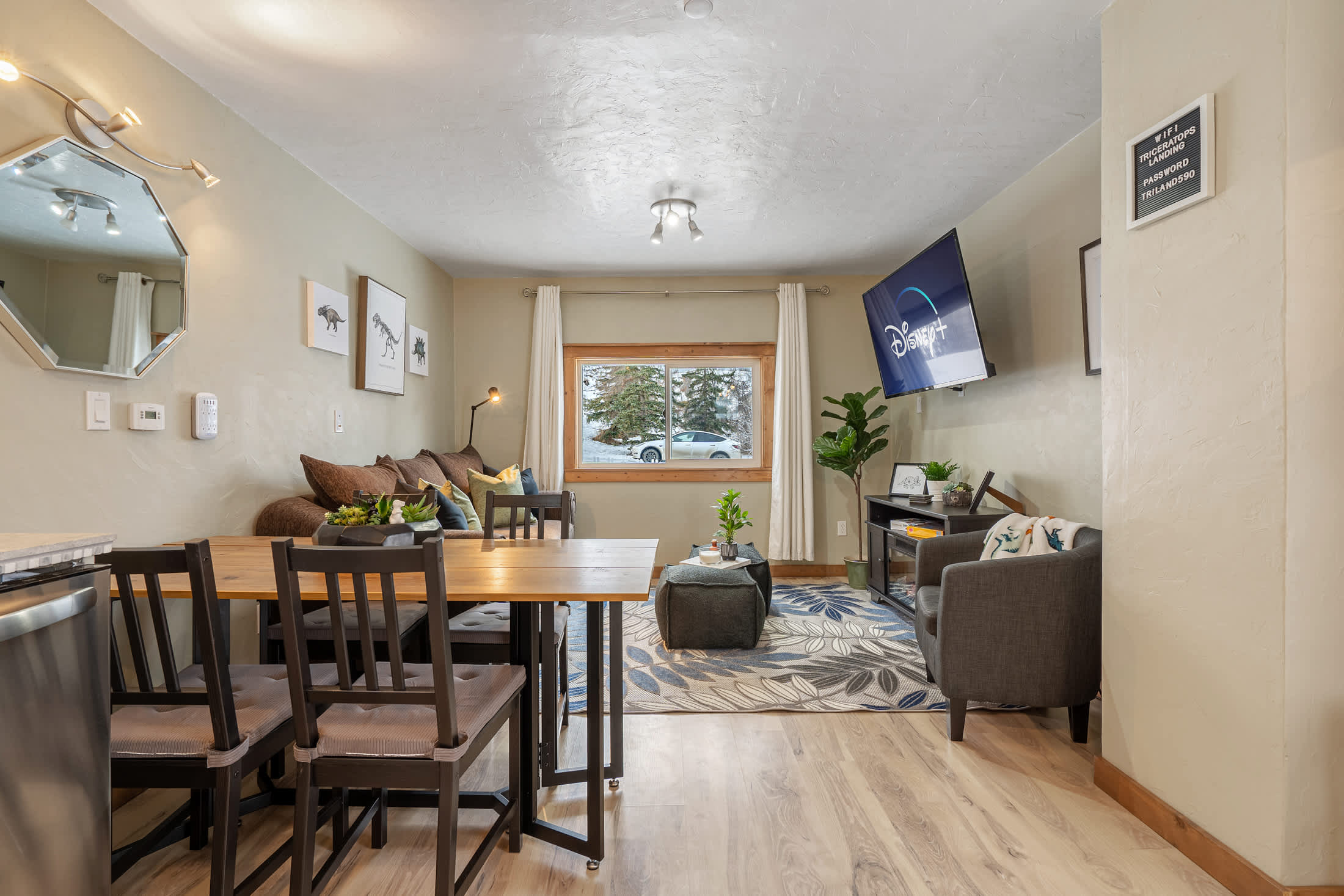 Triceratops Landing | Cozy & Family-Friendly Home! — Drumheller, Alberta — vacation rental