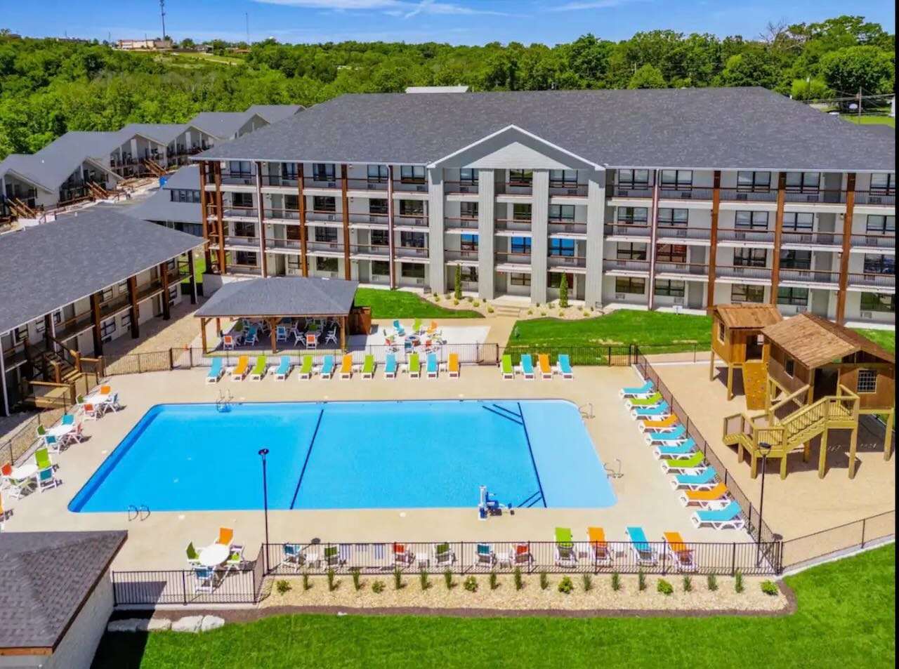 308 Walk to Convention and Landing, Pet Friendly