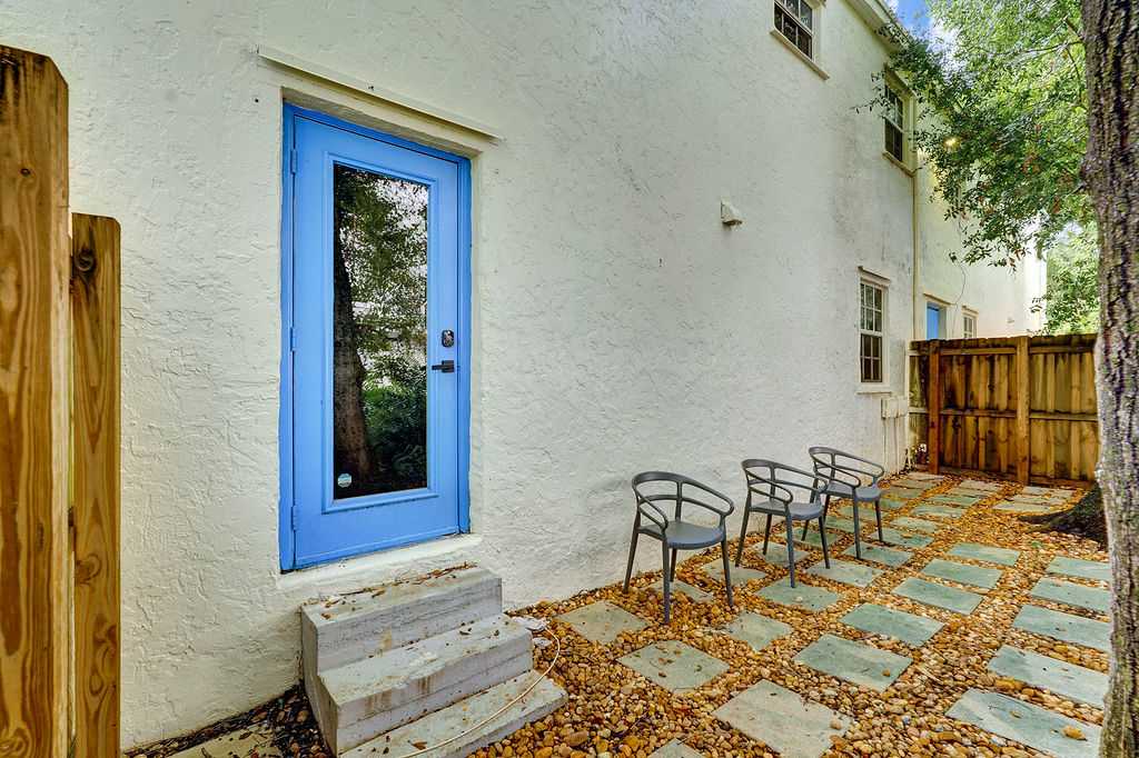 Relax & Stay Longer: Private Villa Oasis & Office Space