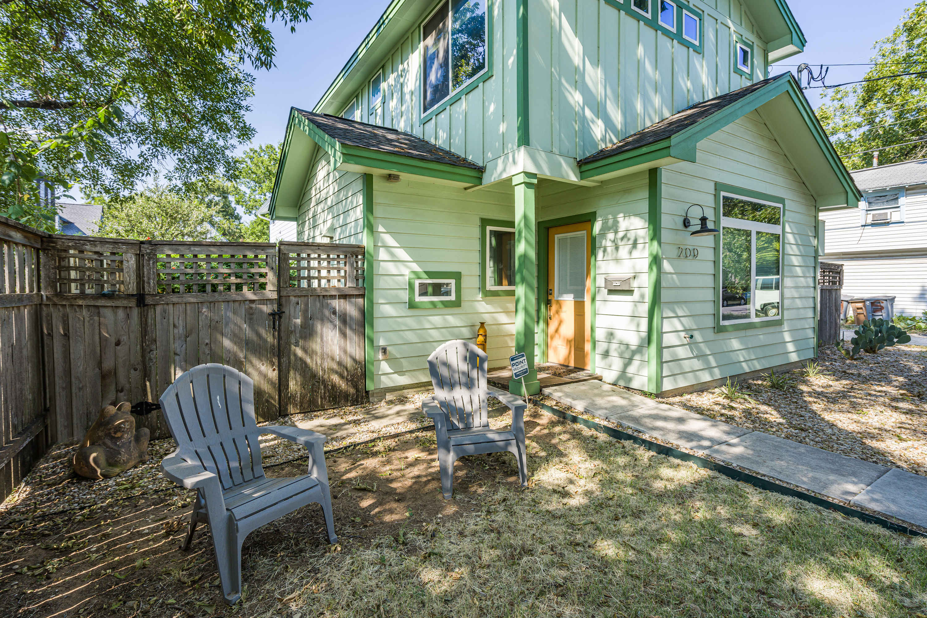 Central, Walkable, Close to UT! | The Loop